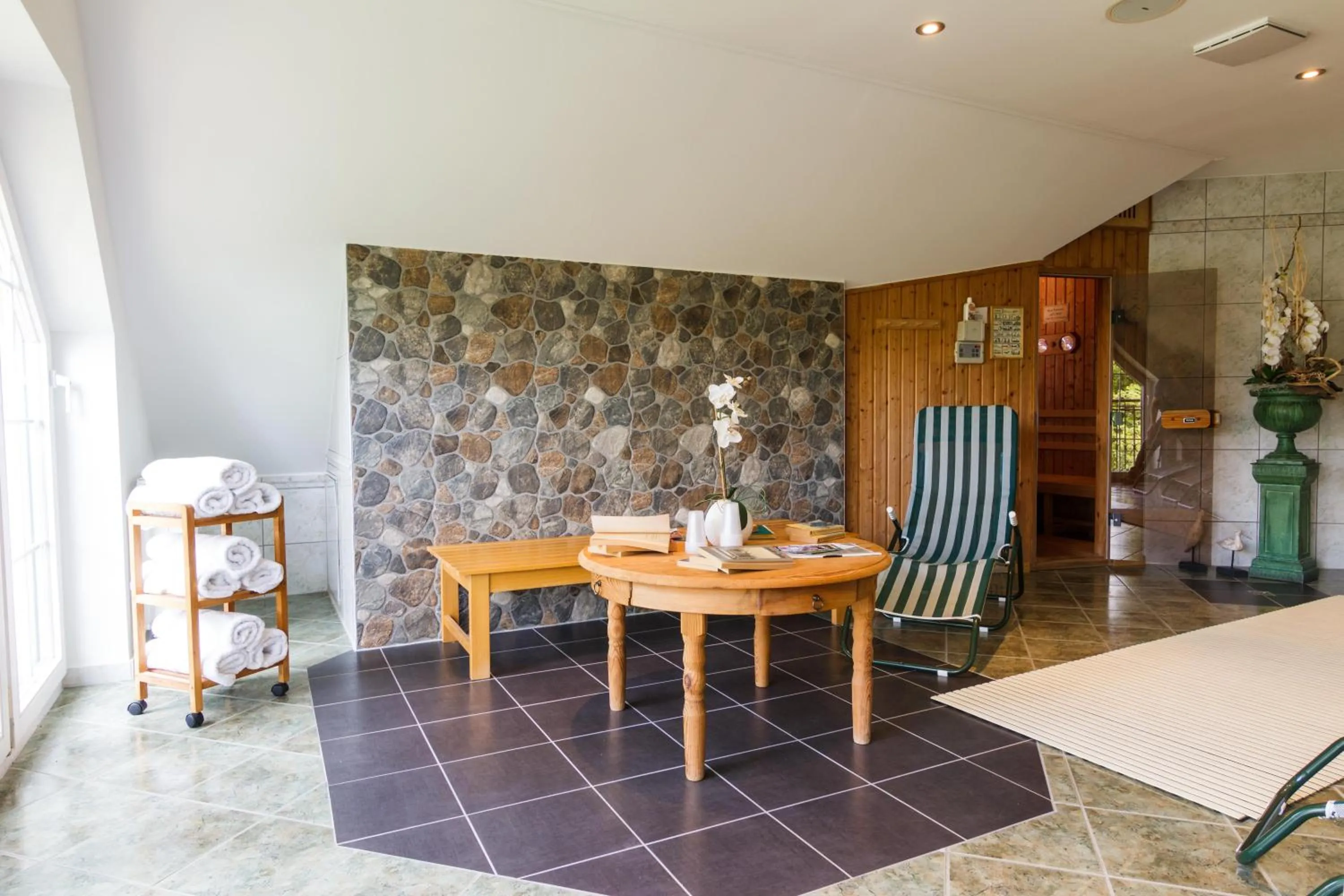 Restaurant/places to eat in Hotel & Restaurant Am Alten Rhin