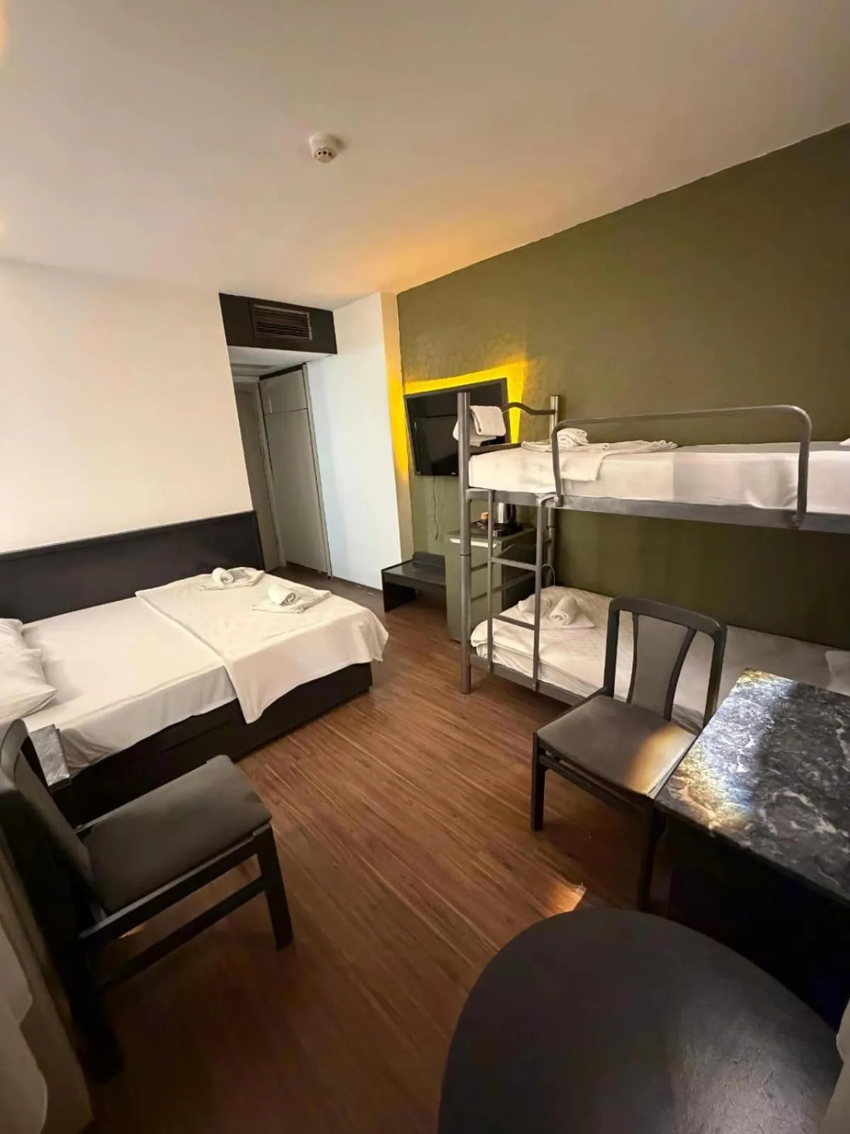 Photo of the whole room, Bed in Hotel Güleryüz 2