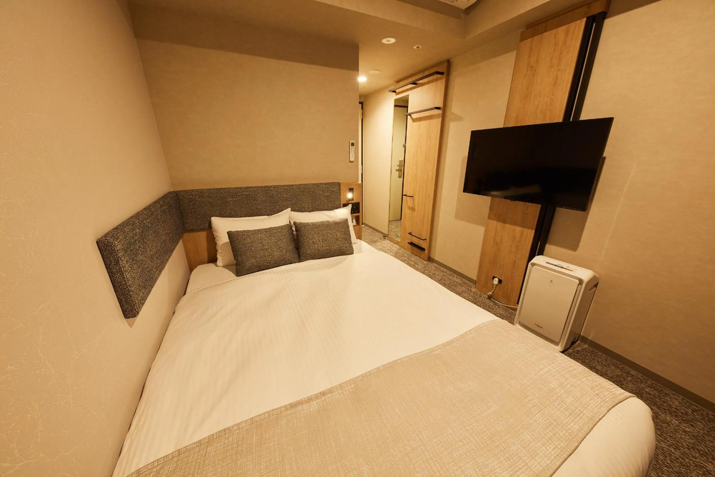 Photo of the whole room, Bed in Rembrandt Style Honatsugi