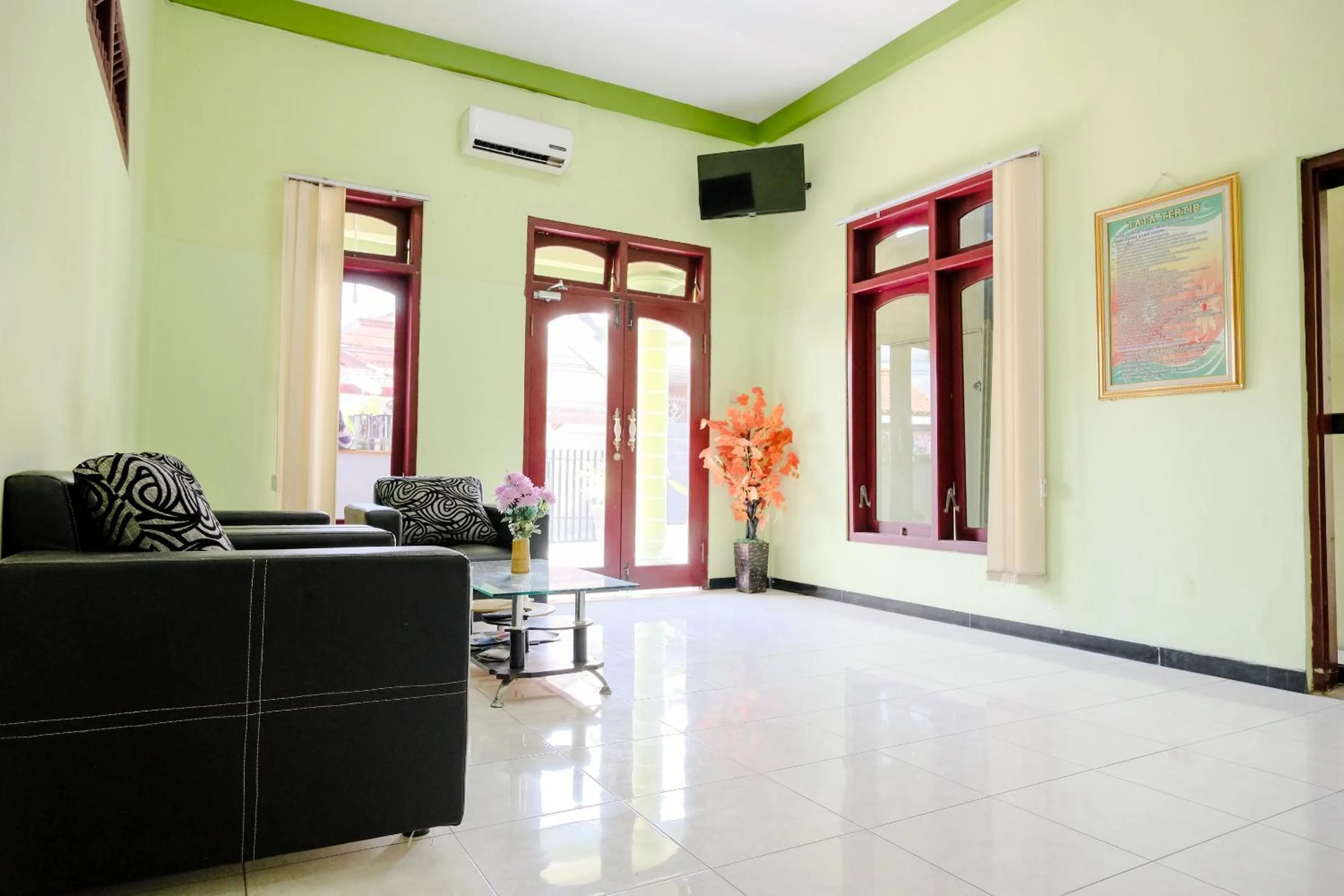 Lobby or reception in OYO Life 2508 Alba Suites Homestay Syariah