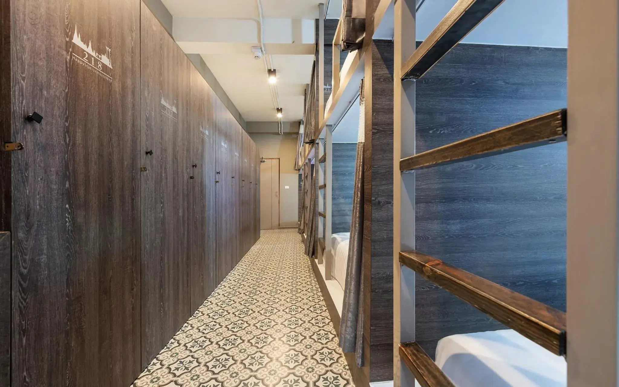 Bed in 8-Bed Mixed Dormitory Room in Happy Station Bangkok Bed in 8-Bed Mixed Dormitory Room in Happy Station Bangkok