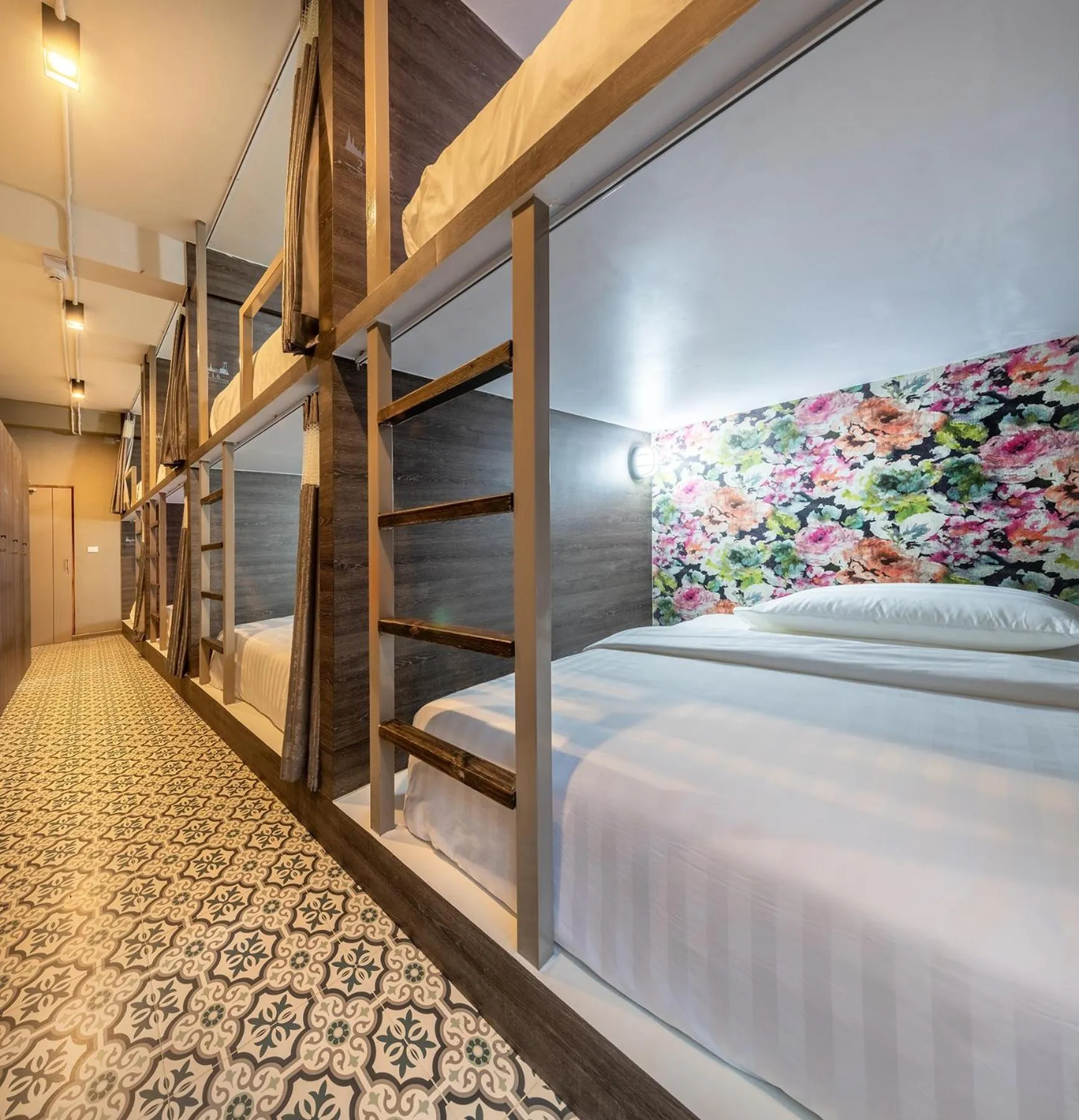 bunk bed, Bed in Happy Station Bangkok