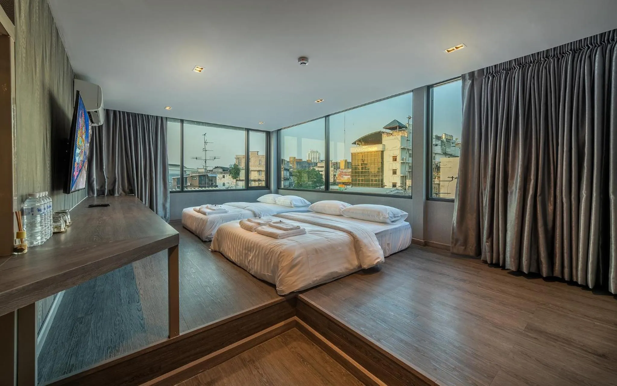 Staff, Bed in Happy Station Bangkok