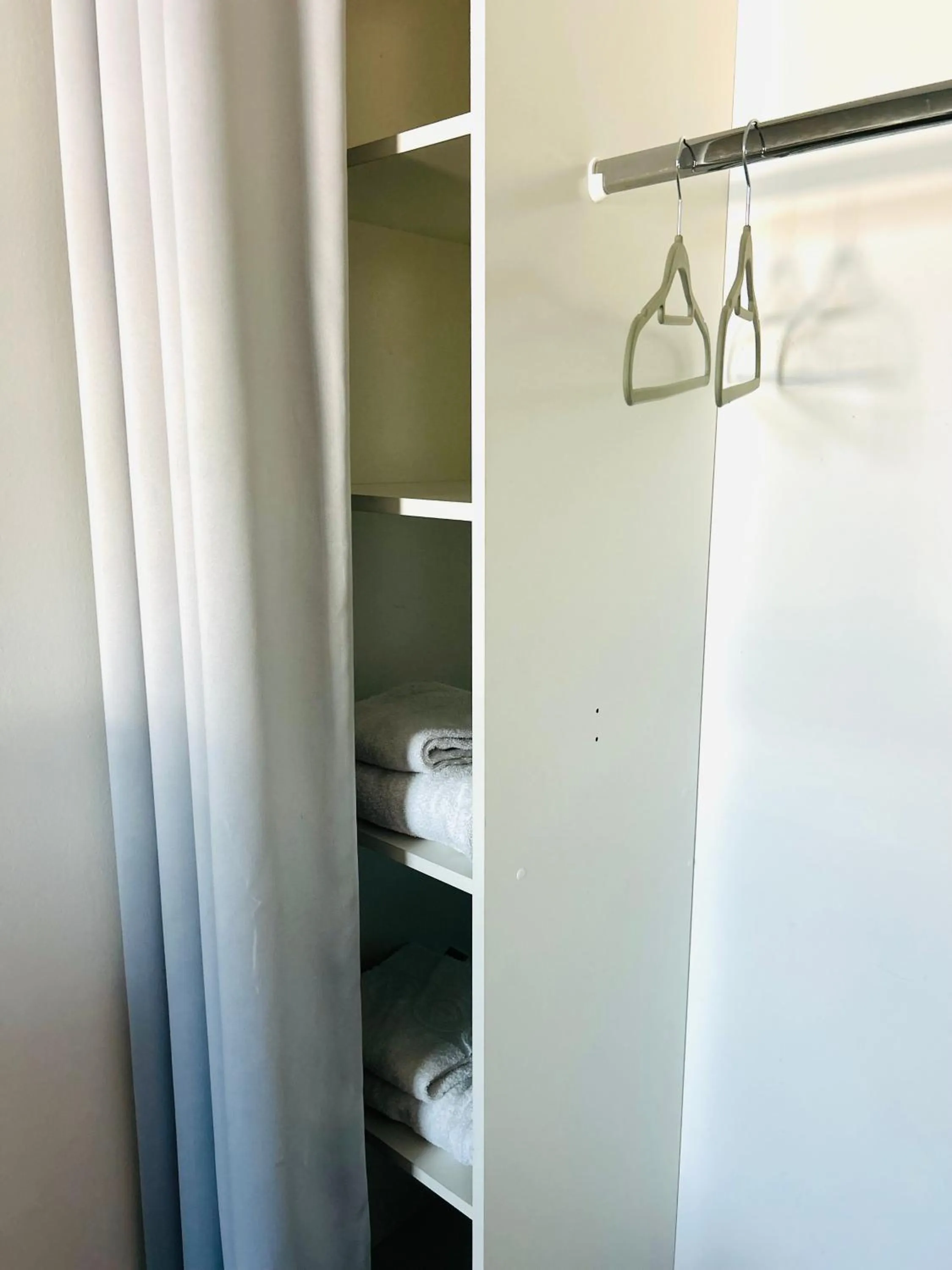 towels in Hôtel Le Lys