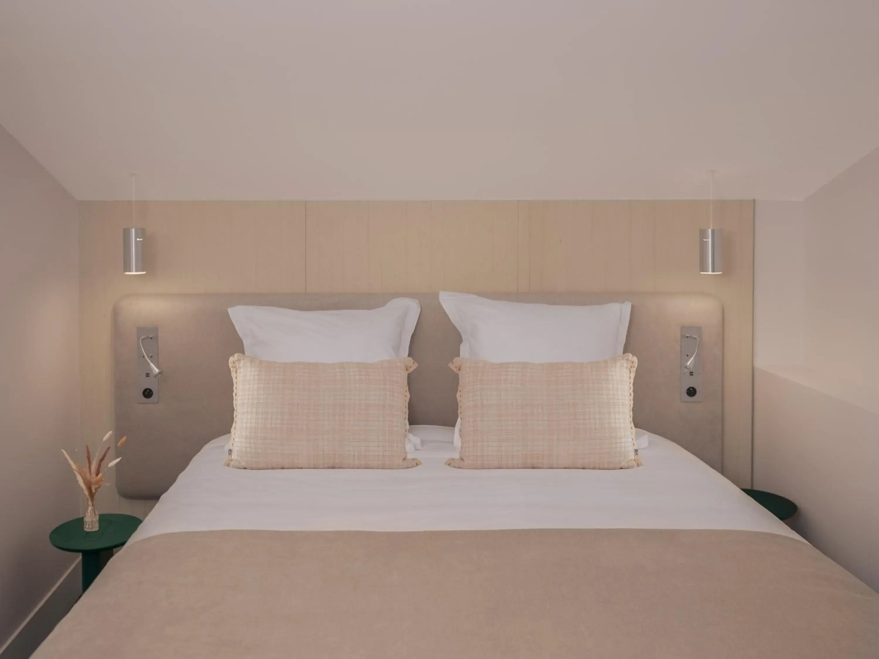 Triple Room in Hôtel Saint Christophe Aix en Provence Centre Ville Triple Room in Hôtel Saint Christophe Aix en Provence Centre Ville