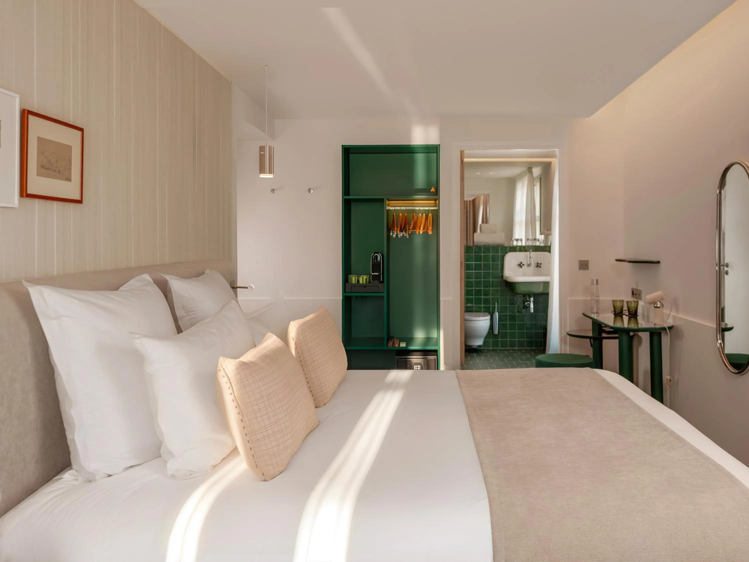 Photo of the whole room, Bed in Hôtel Saint Christophe Aix en Provence Centre Ville