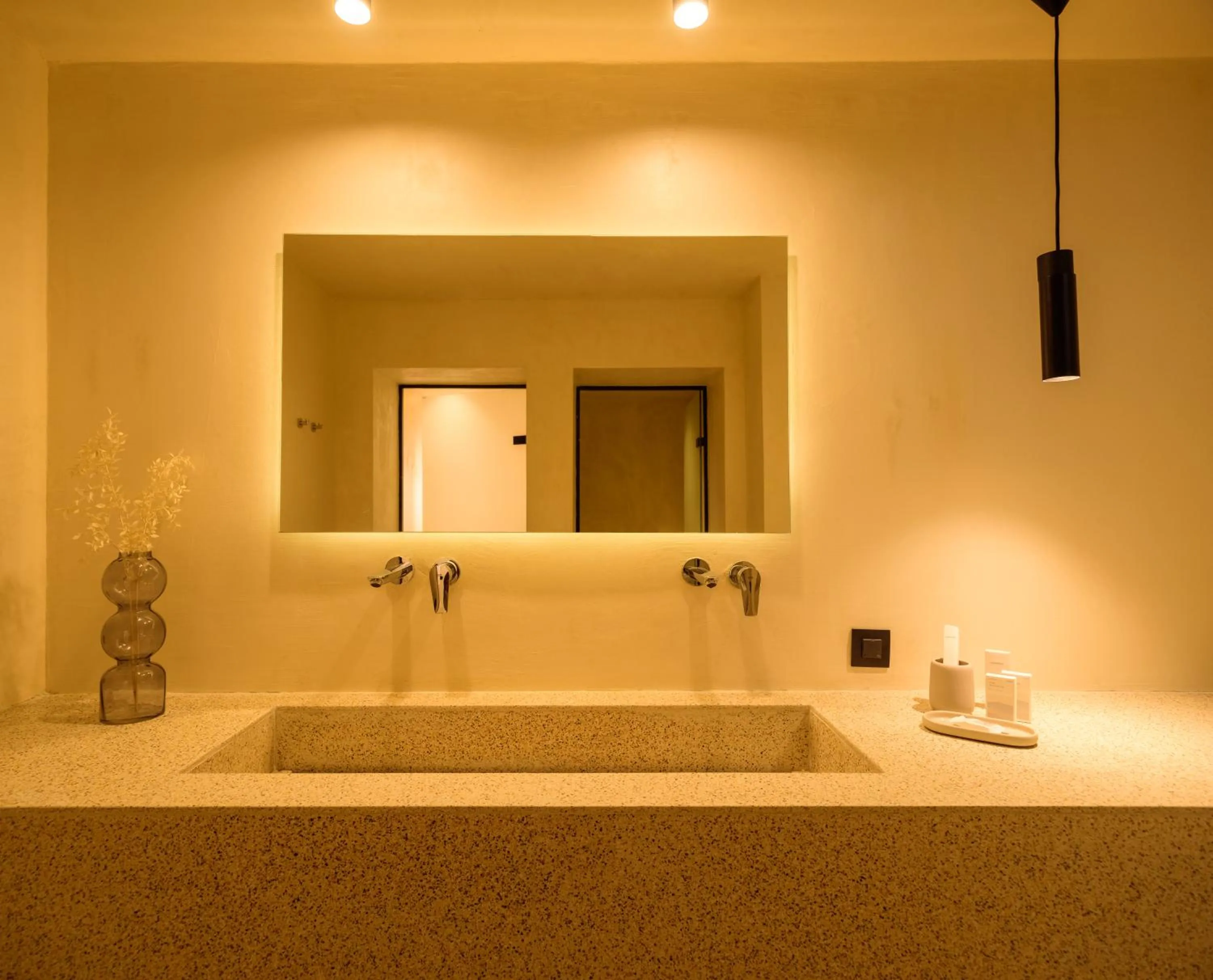 Alleys All-Suite Hotel & Spa