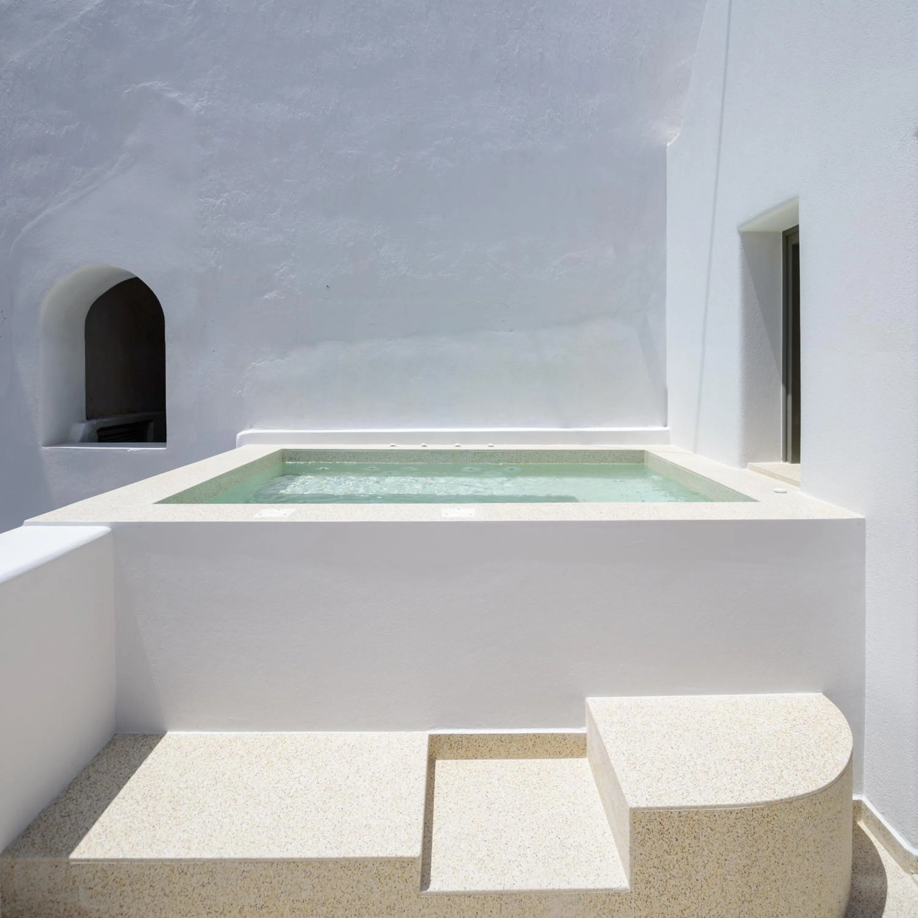 Alleys All-Suite Hotel & Spa