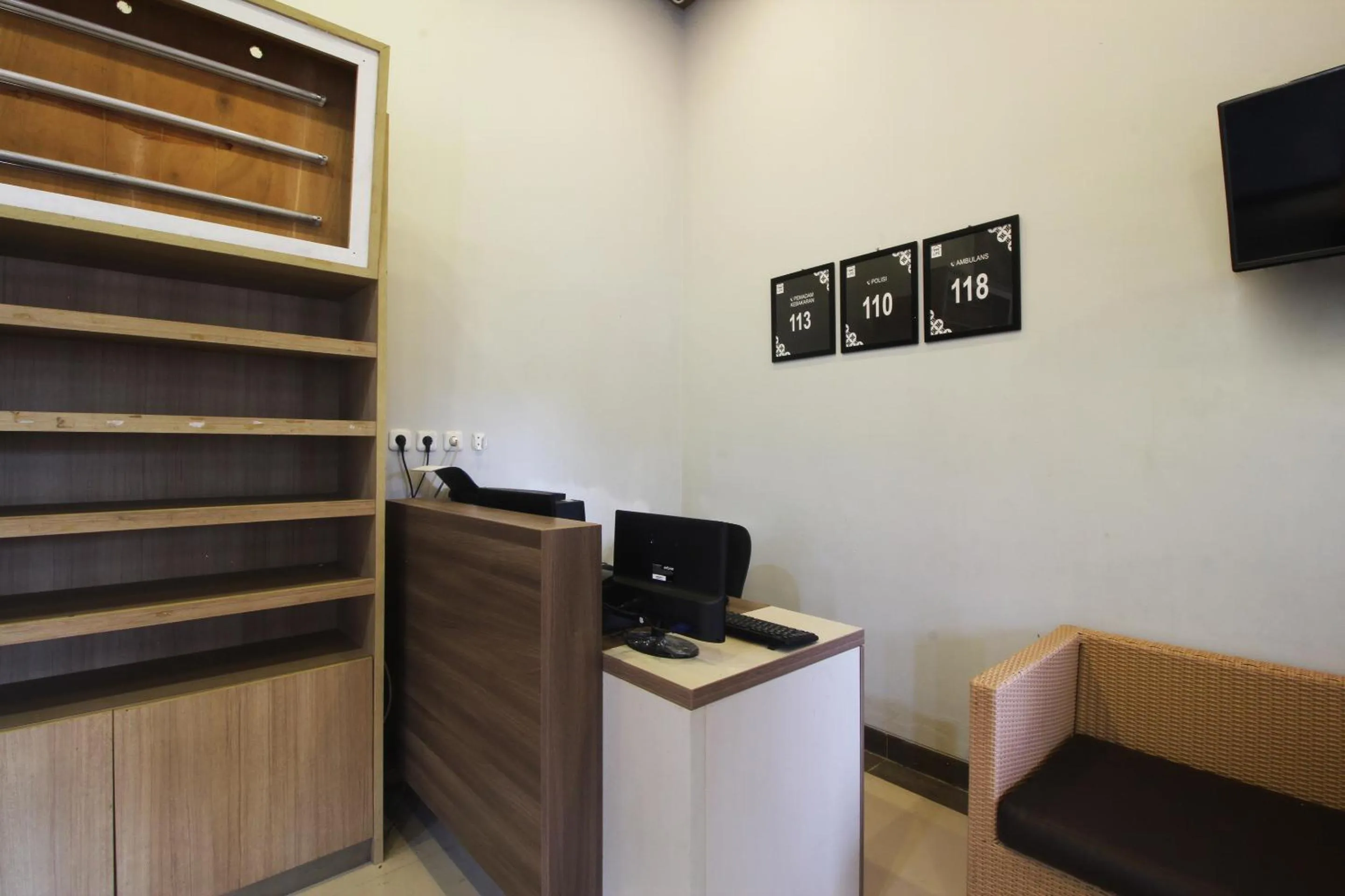 Lobby or reception in OYO Life 2273 Pratama Homestay