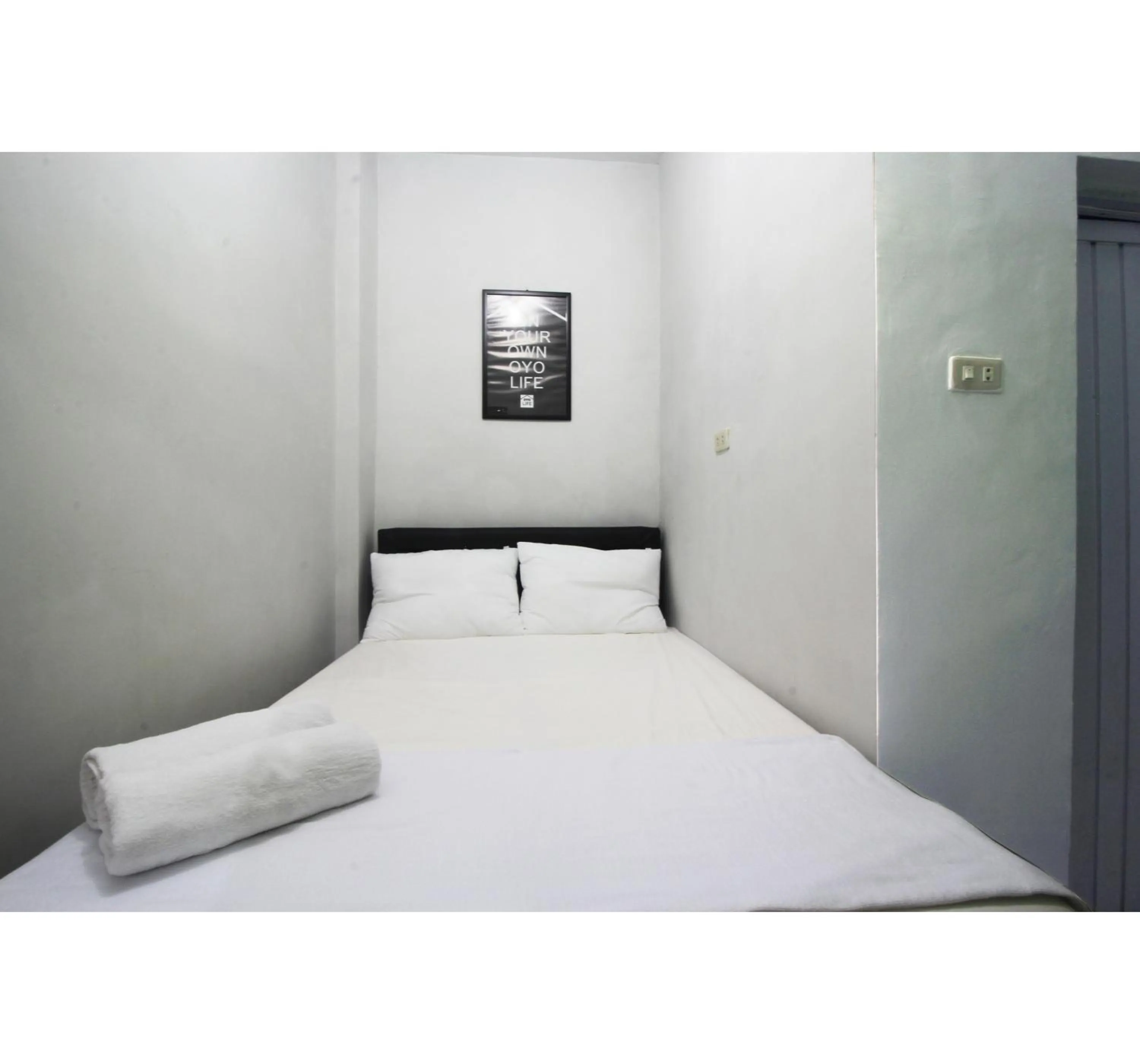 Bedroom, Bed in OYO Life 2273 Pratama Homestay