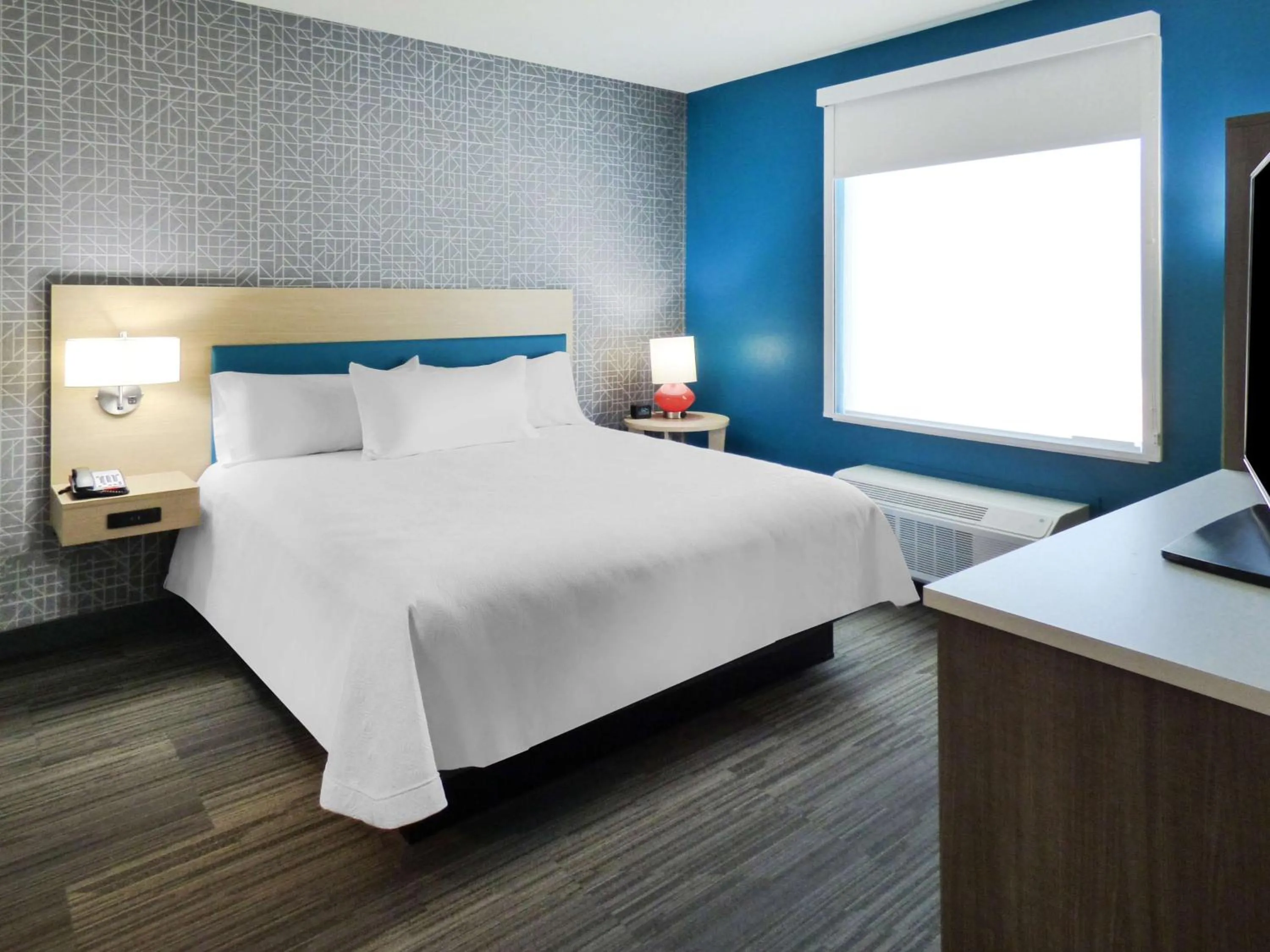 Bed in Home2 Suites By Hilton Pensacola I-10 Pine Forest