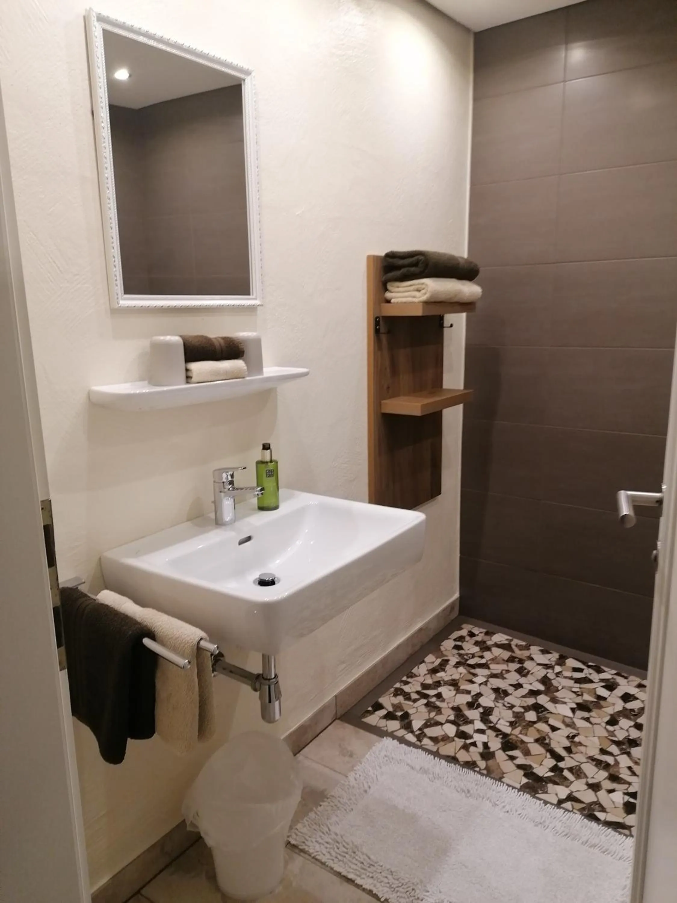 Bathroom in Pension Claudia Zell am See