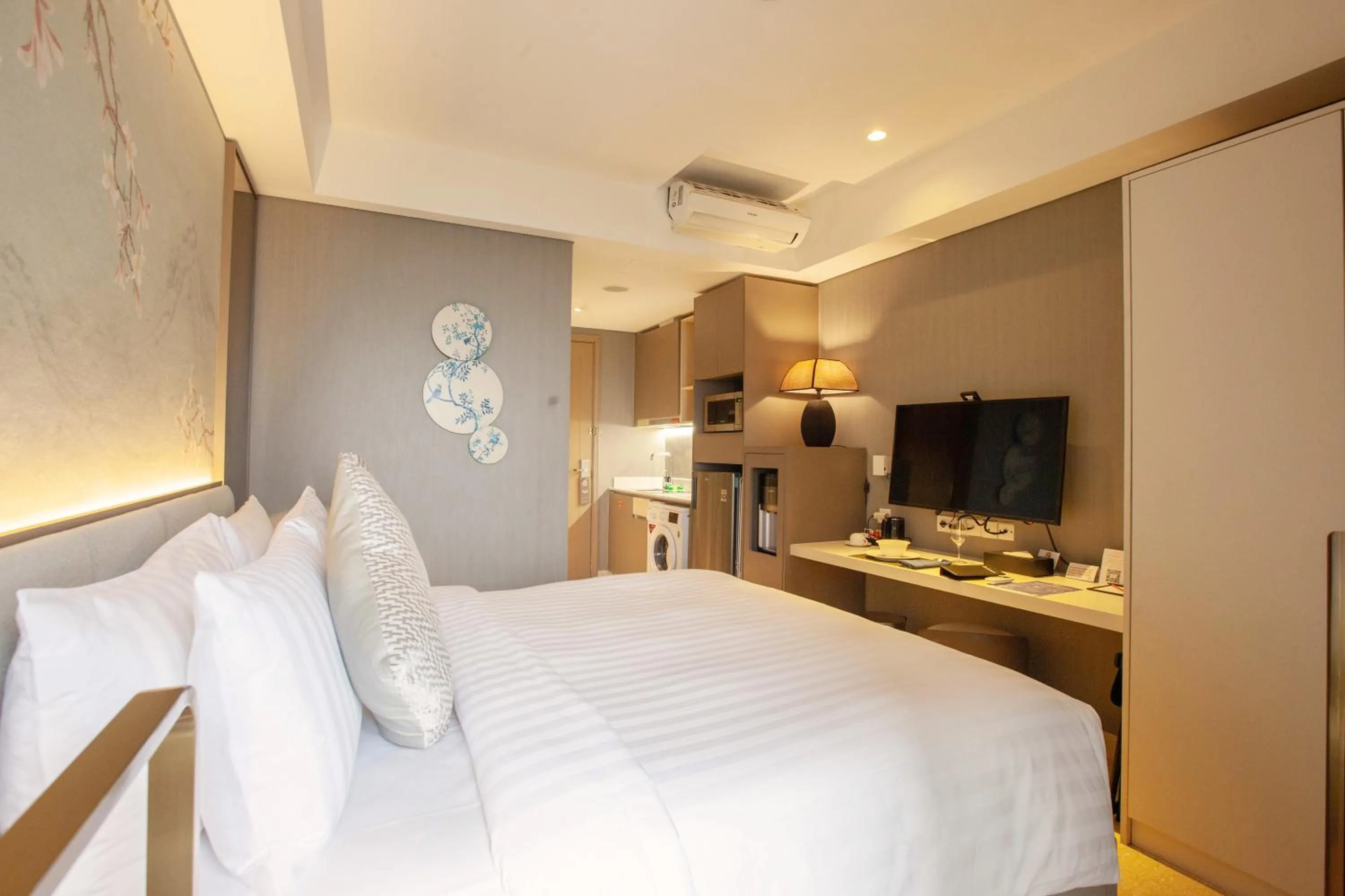 Property building, Bed in Oakwood Apartments PIK Jakarta