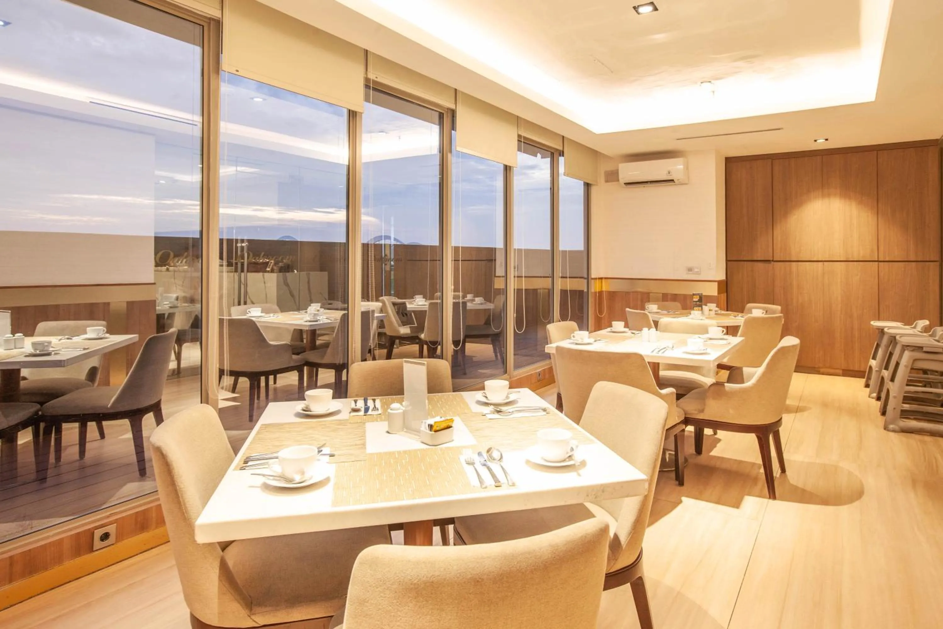 Restaurant/places to eat in Oakwood Apartments PIK Jakarta