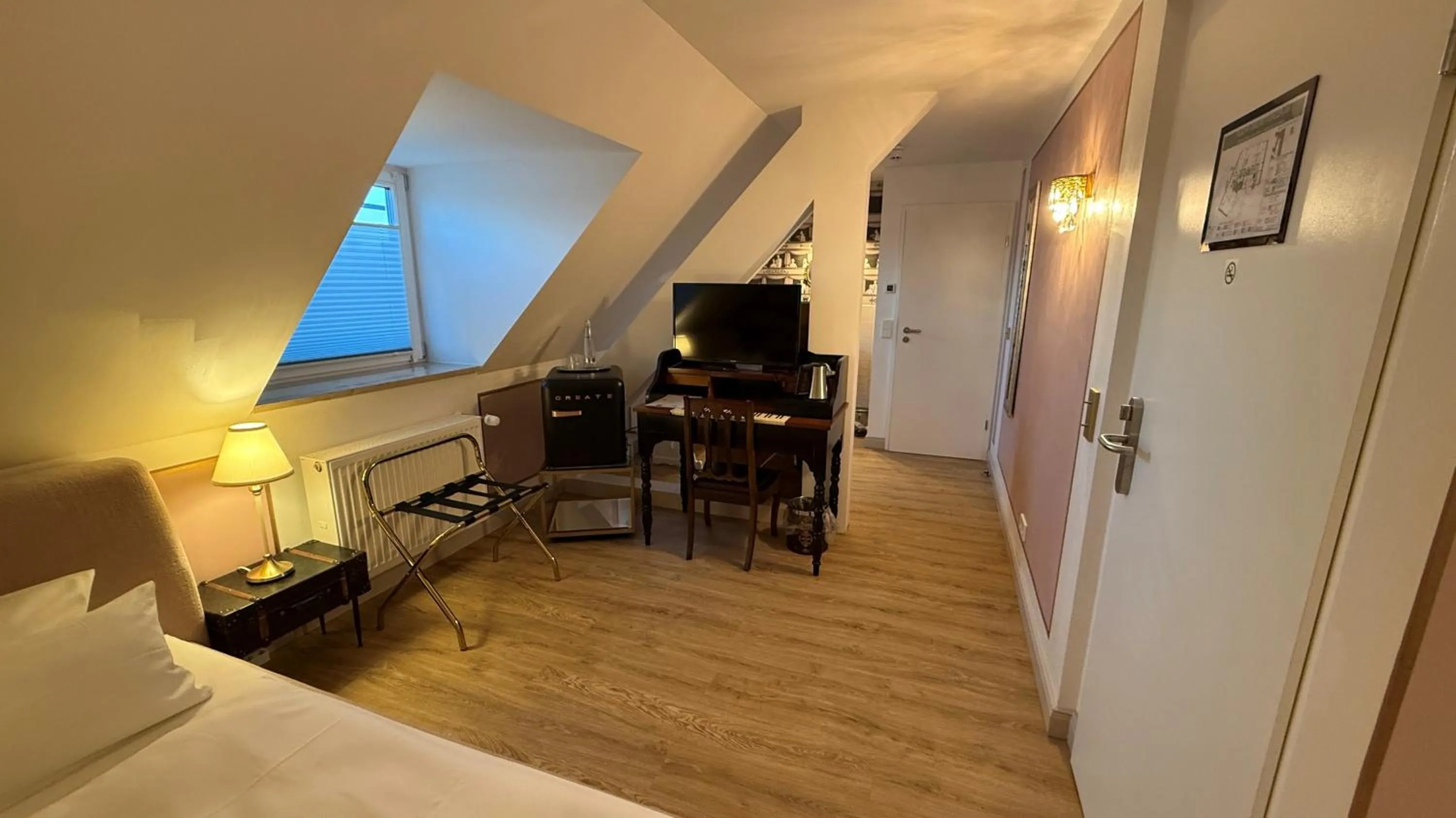 Living room, Bed in Hôtel du Train