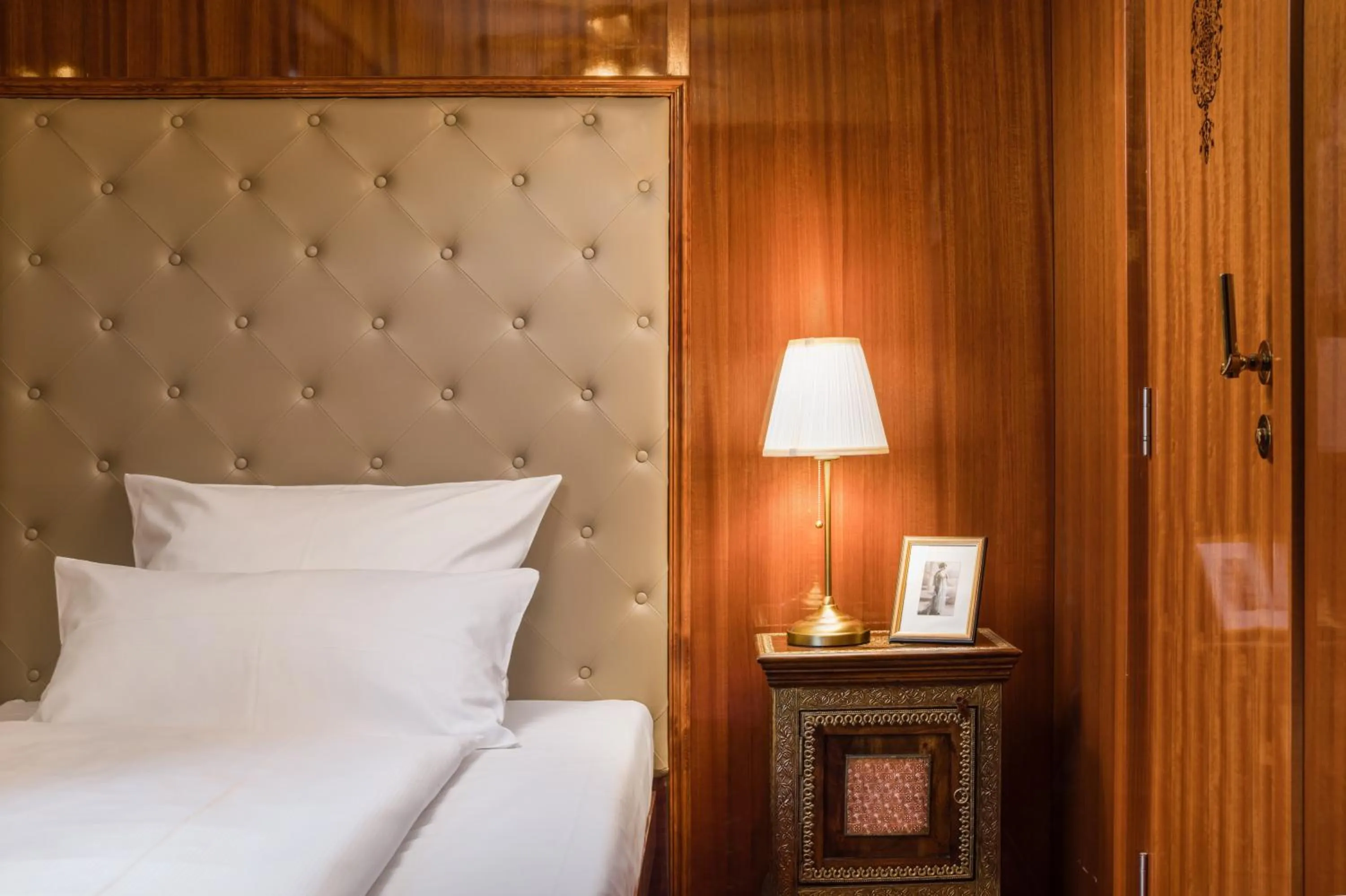 Bed in Hôtel du Train