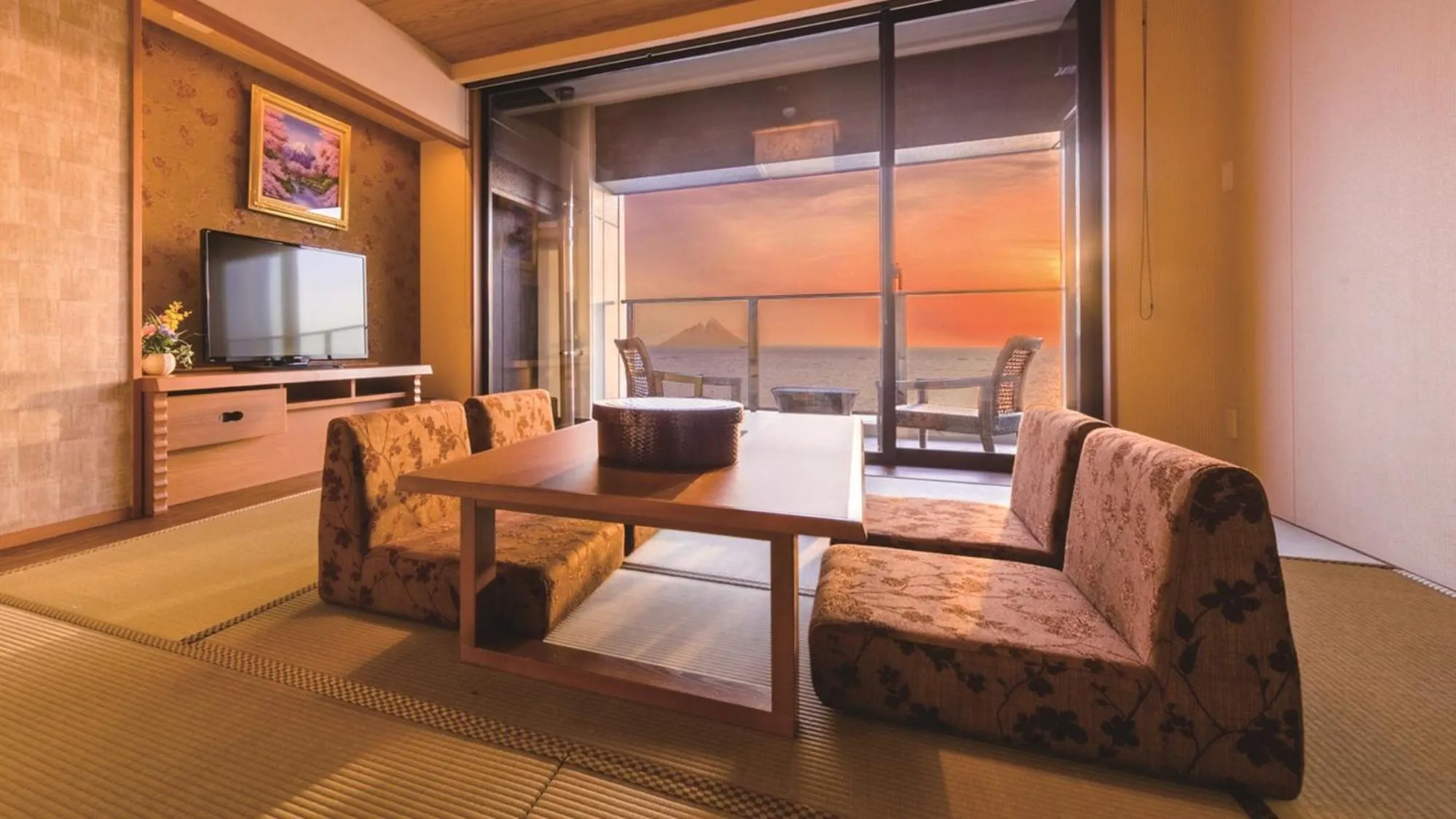 Photo of the whole room in Ryugujo Spa Hotel Mikazuki Fujimitei