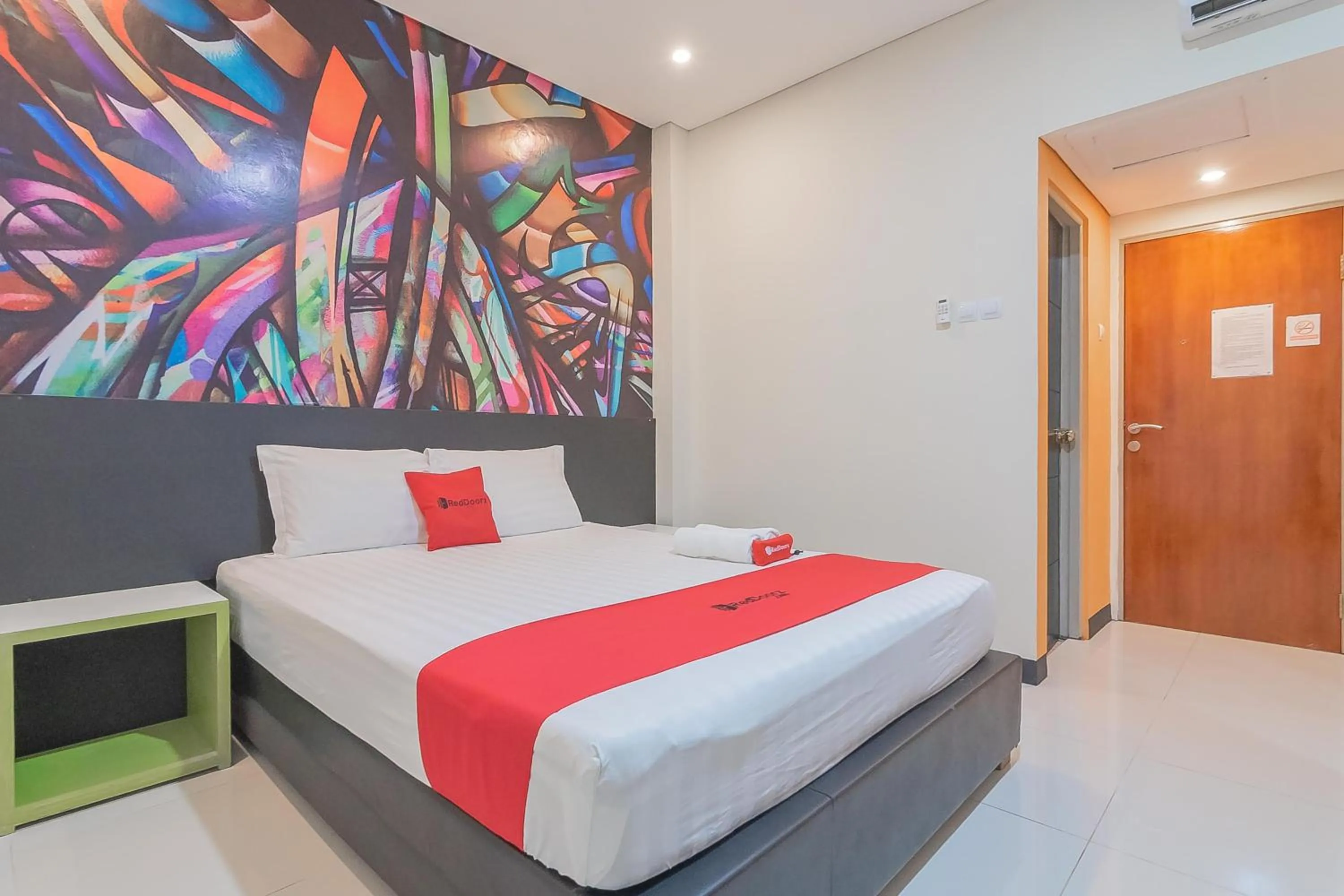 Bedroom, Bed in RedDoorz at Rajawali KM 5 Palangkaraya