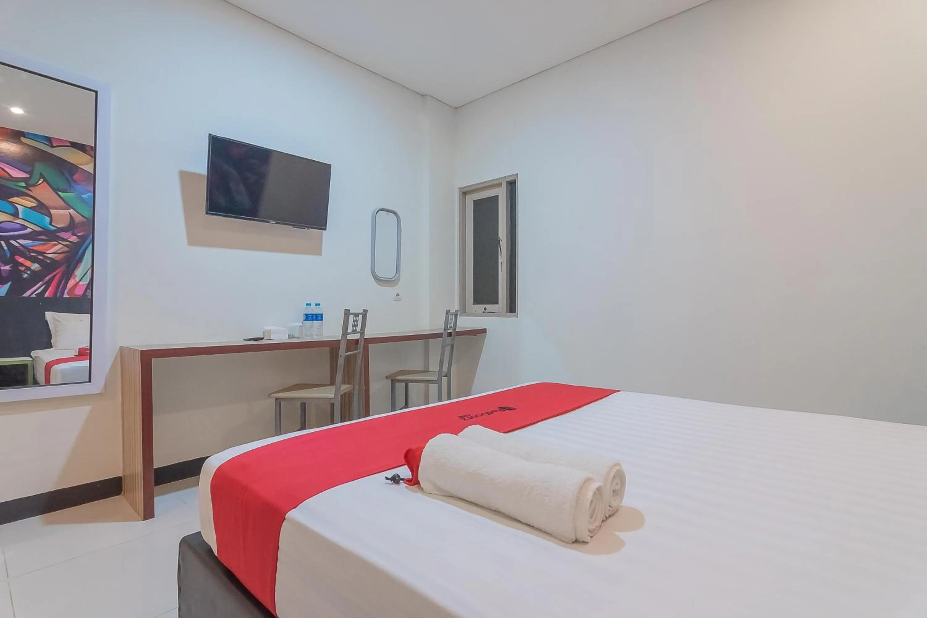 TV and multimedia, Bed in RedDoorz at Rajawali KM 5 Palangkaraya