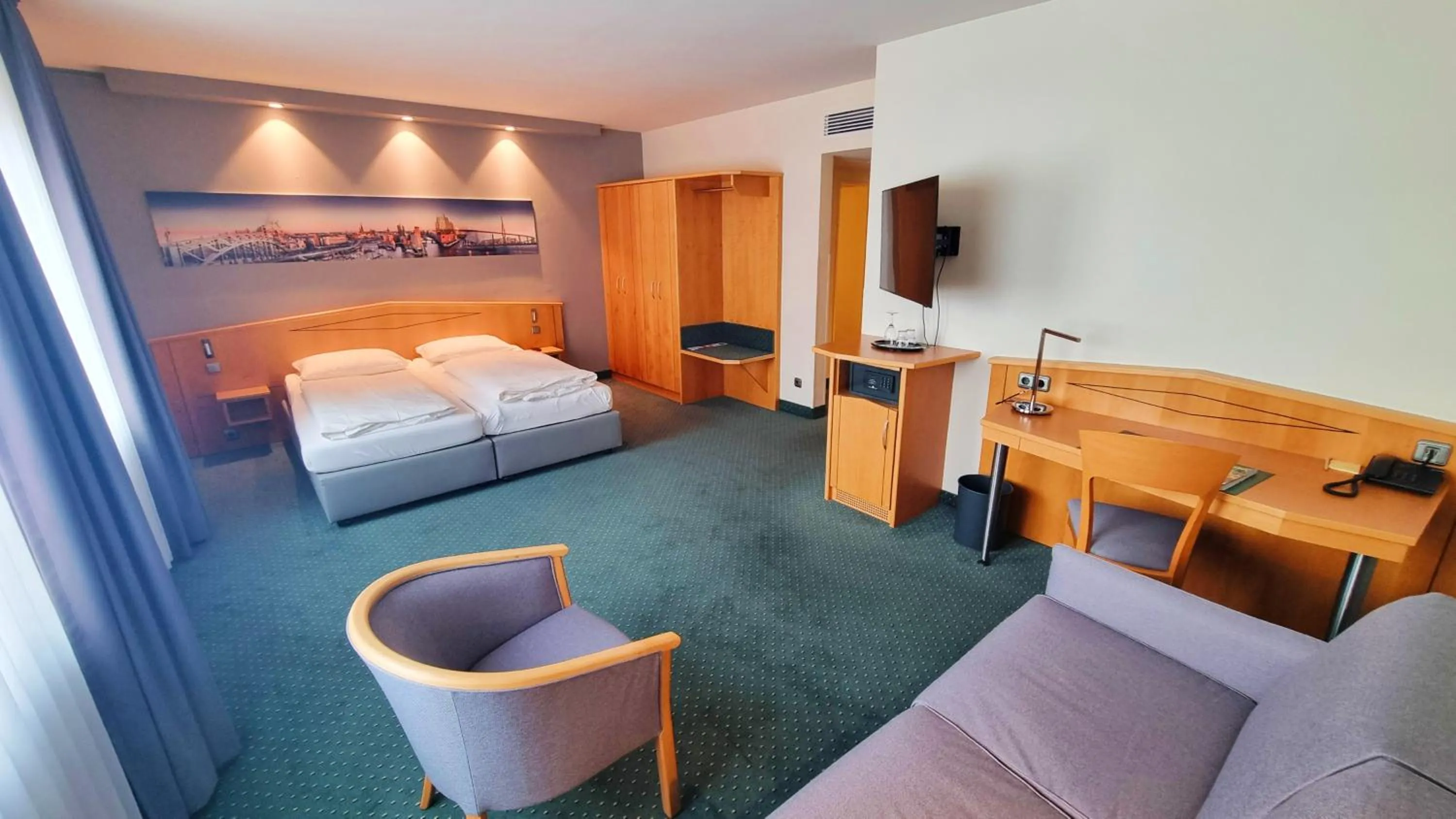 Photo of the whole room, Bed in Hotel Panorama Hamburg-Harburg