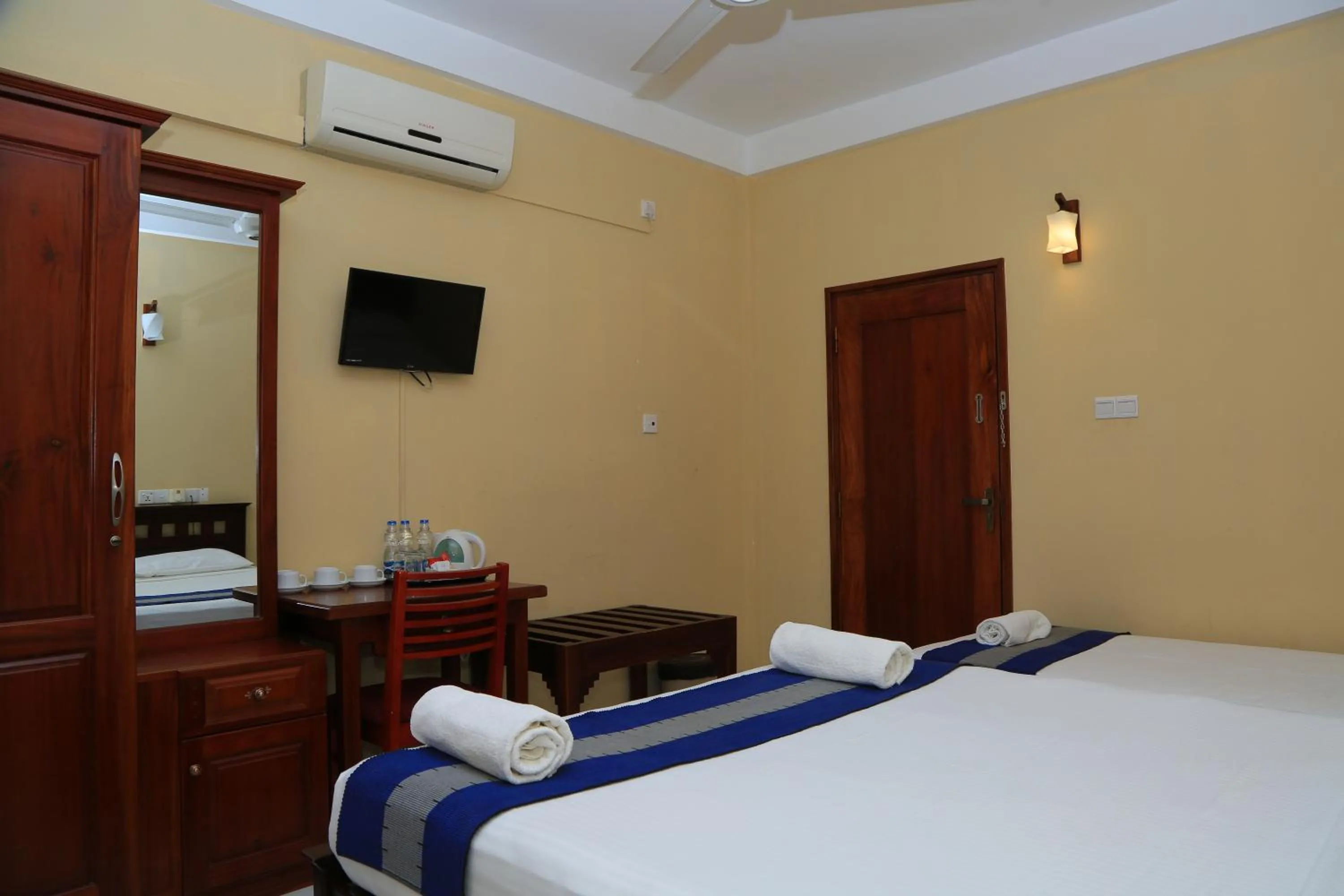 Bed in PJ Hotels Jaffna