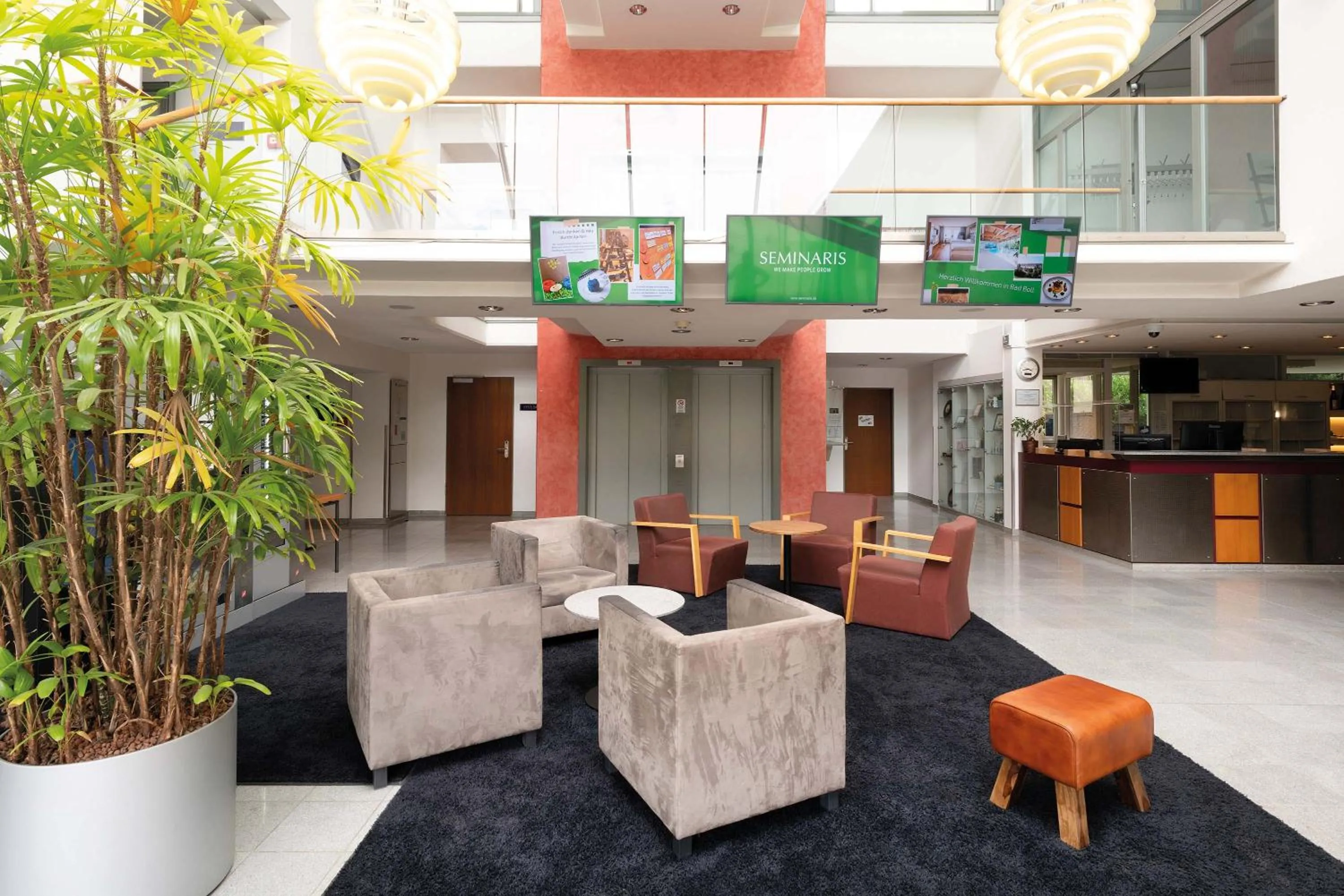 Lobby or reception in Seminaris Hotel Bad Boll