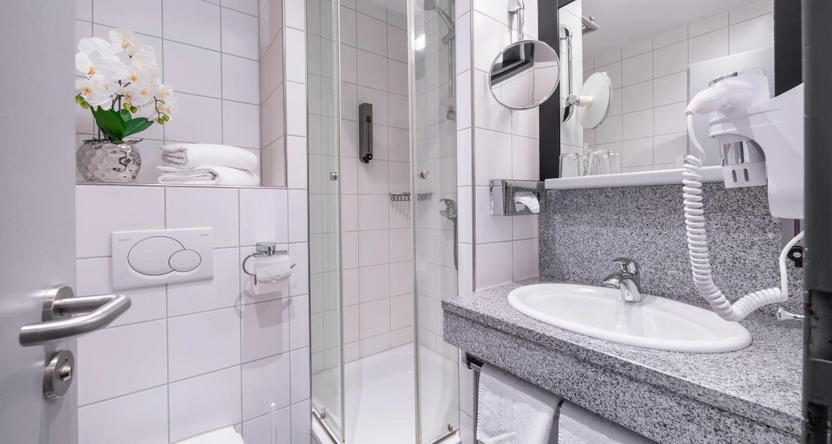 Bathroom in PLAZA INN Heidehof