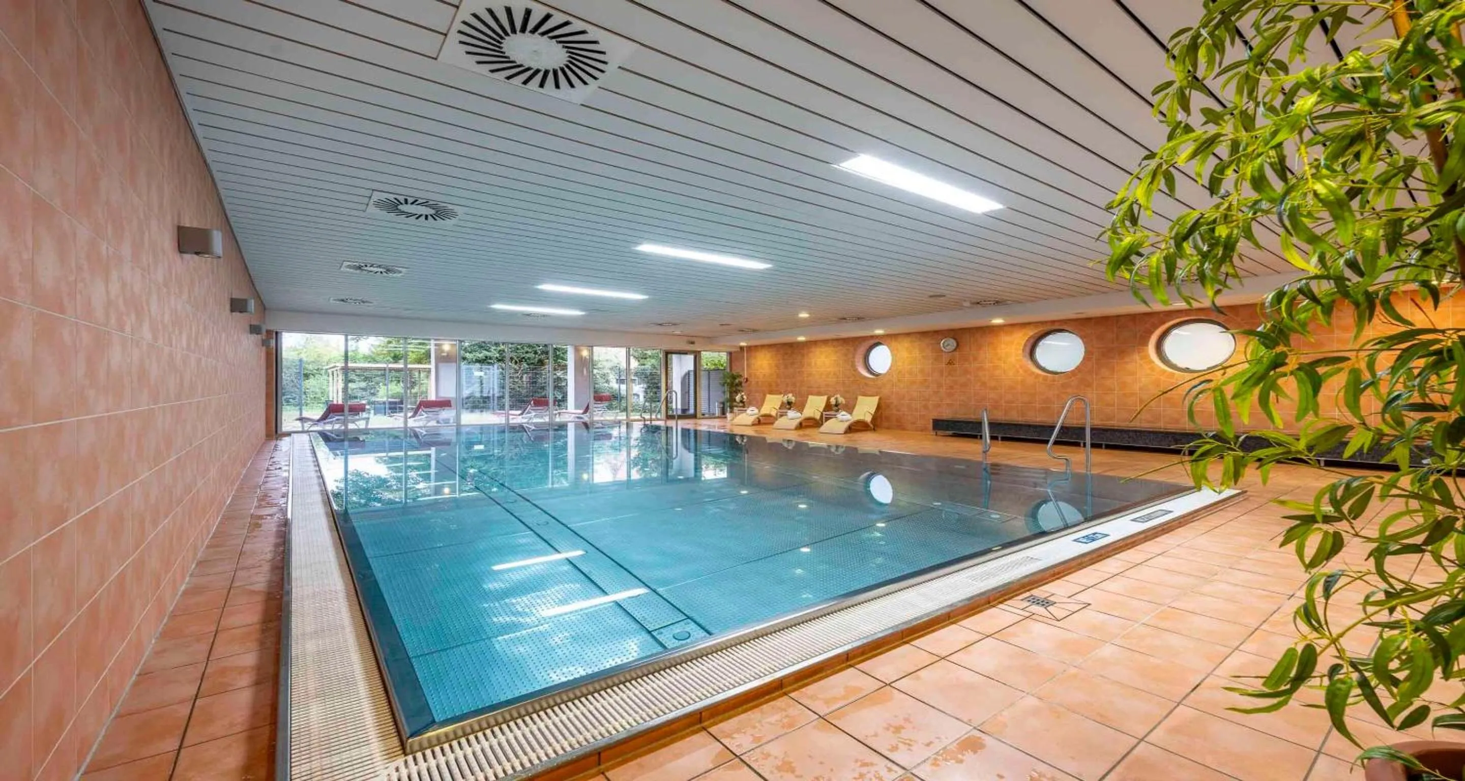 Pool view in Best Western Hotel Heidehof