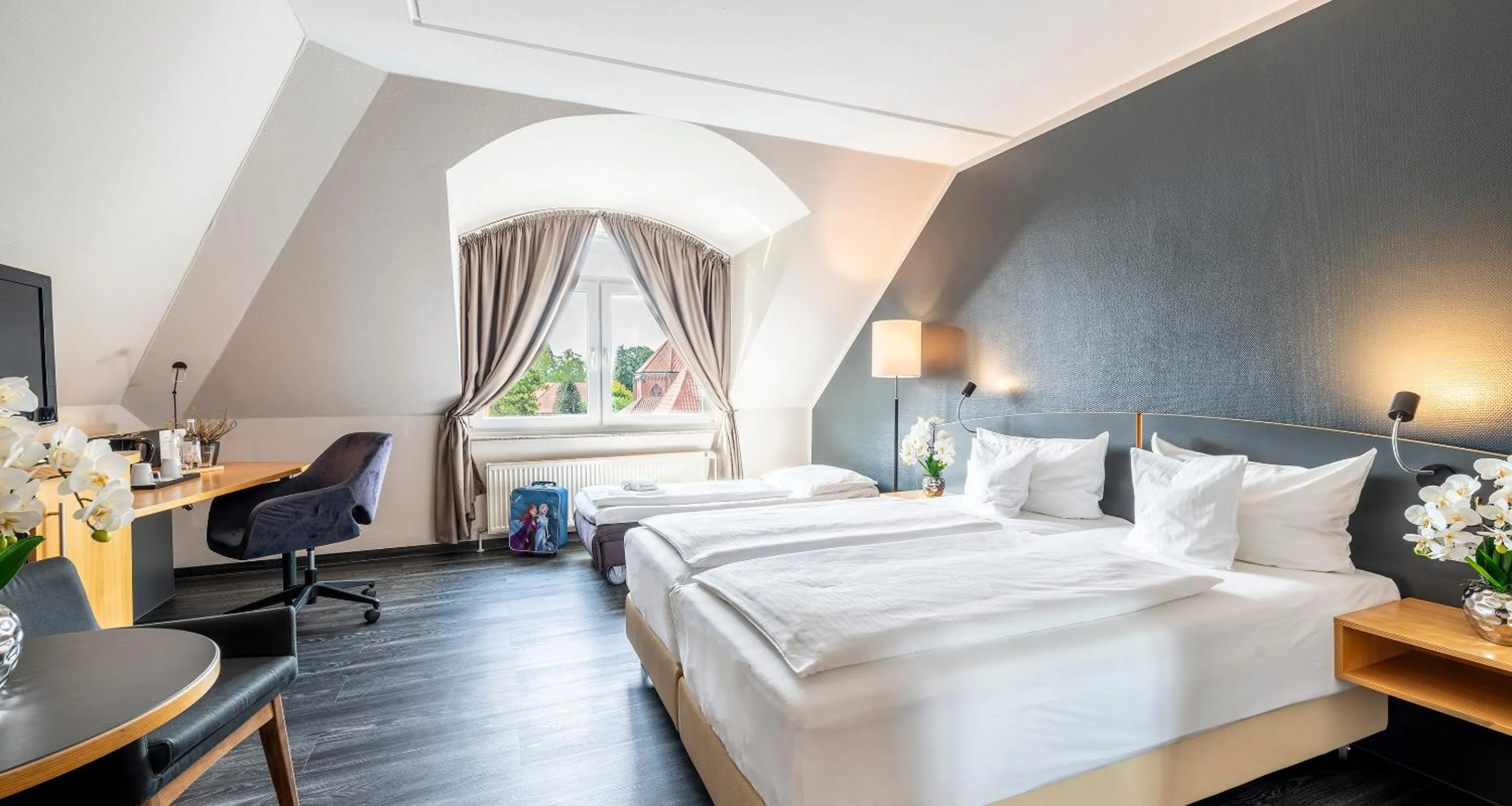 View (from property/room), Bed in PLAZA INN Heidehof