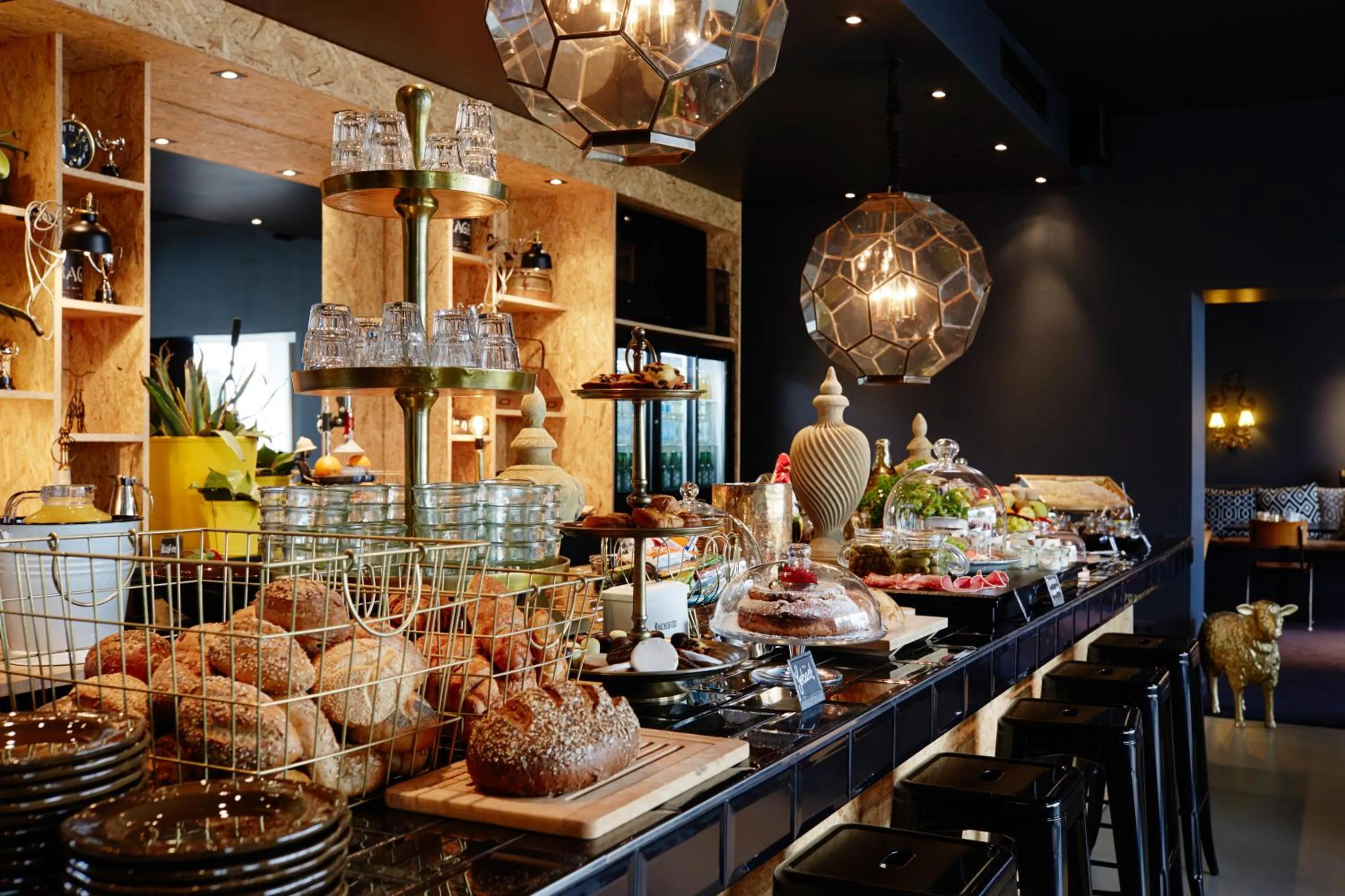 Buffet breakfast in Hotel Friends