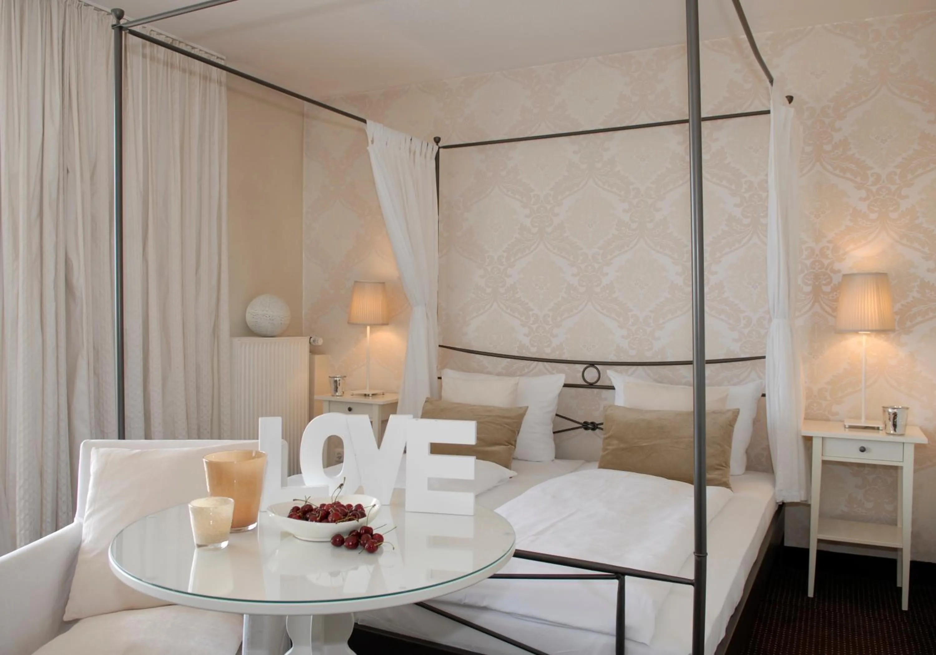 Photo of the whole room in Hotel Friends