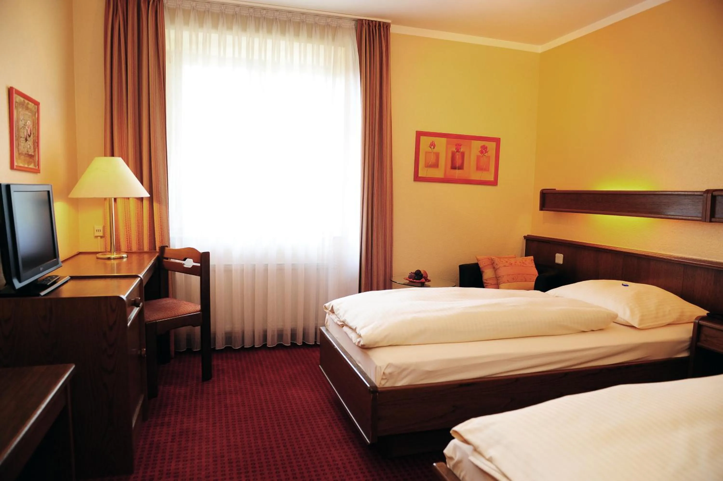 Photo of the whole room in Hotel Pontivy
