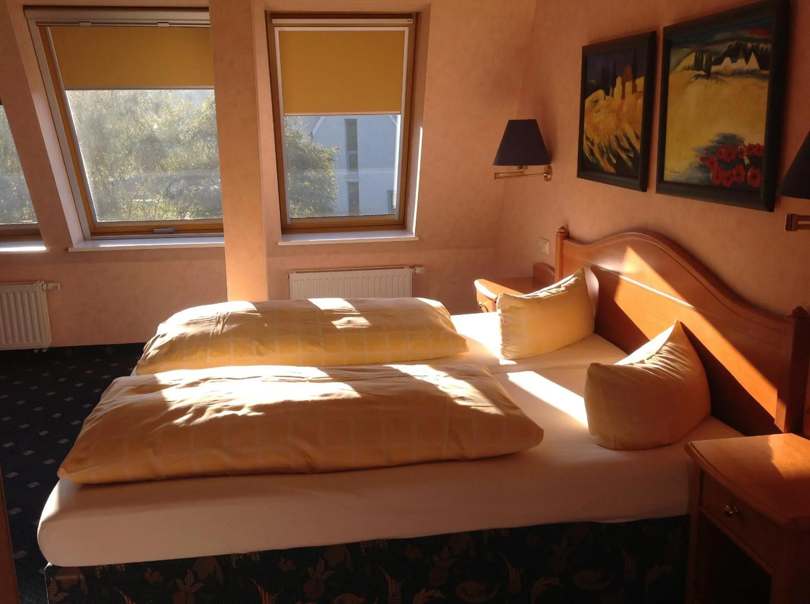 Bed in Dünenhotel am Meer