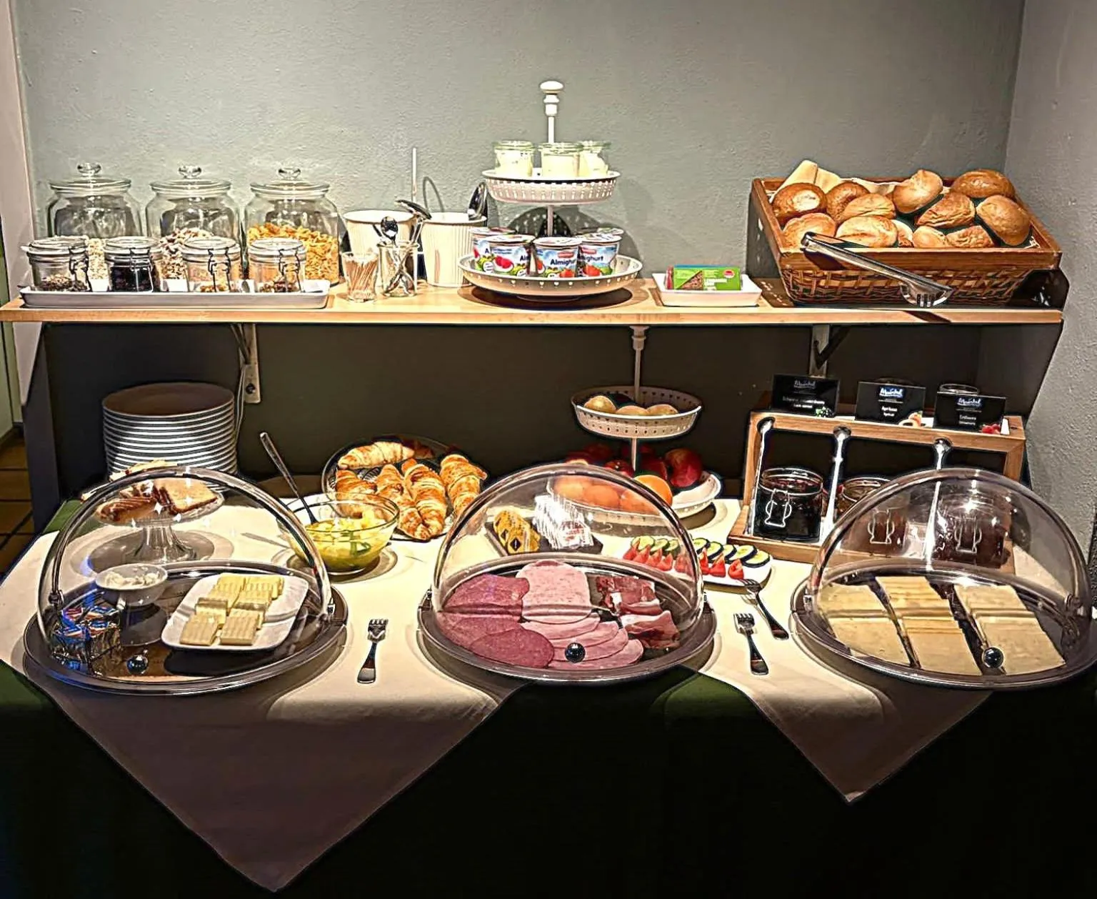 Breakfast in Landhotel Schloss Buttenheim