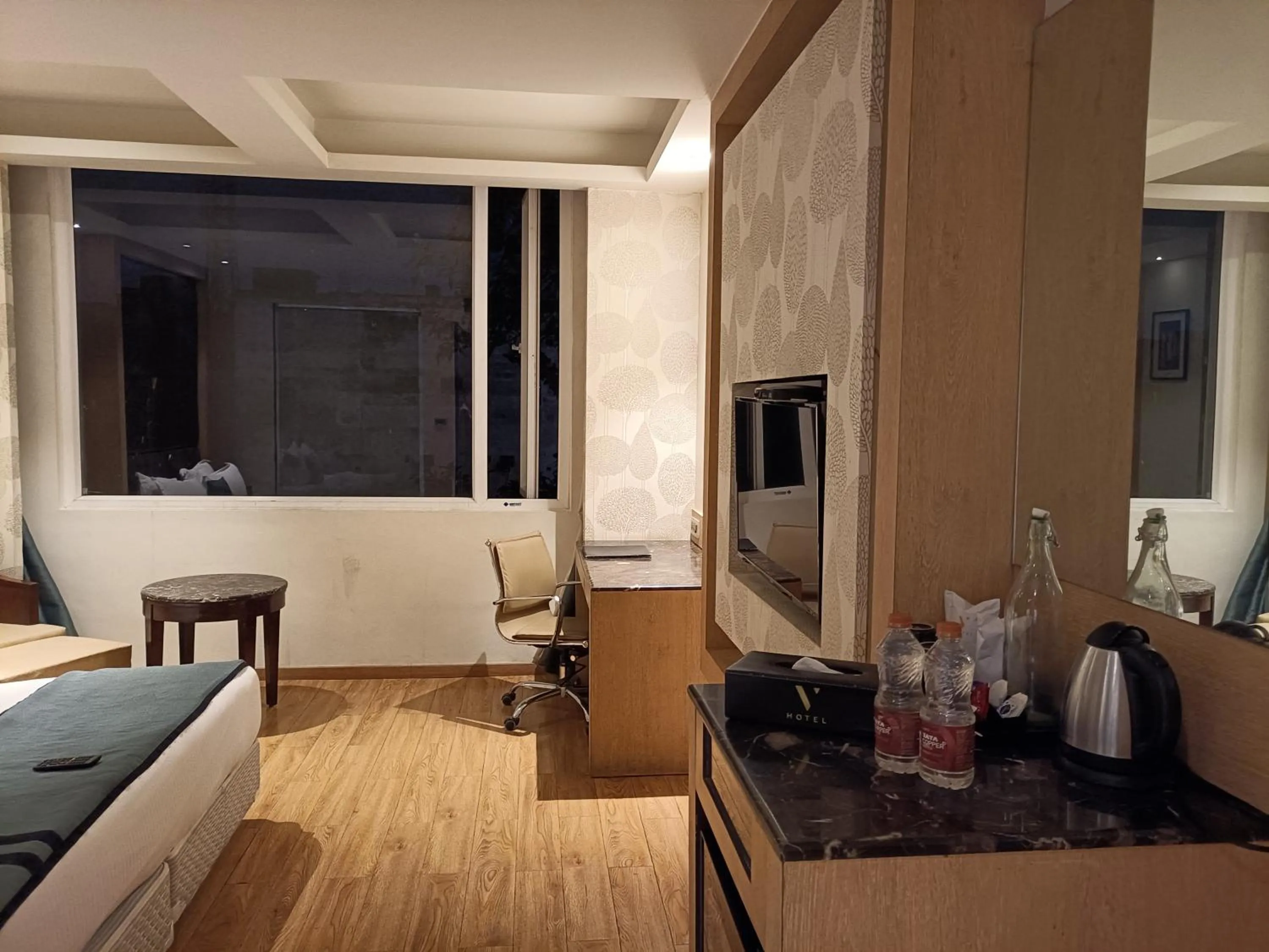 View (from property/room), Bed in HOTEL V