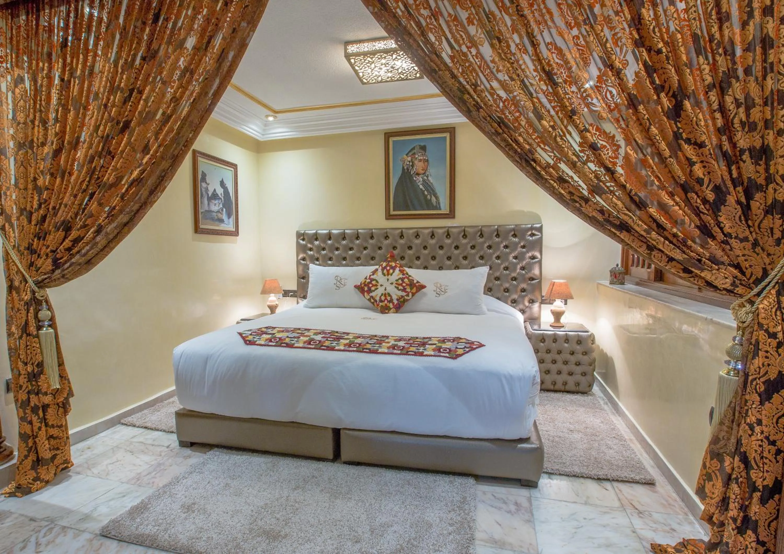 Bed in Riad Sebti Fès