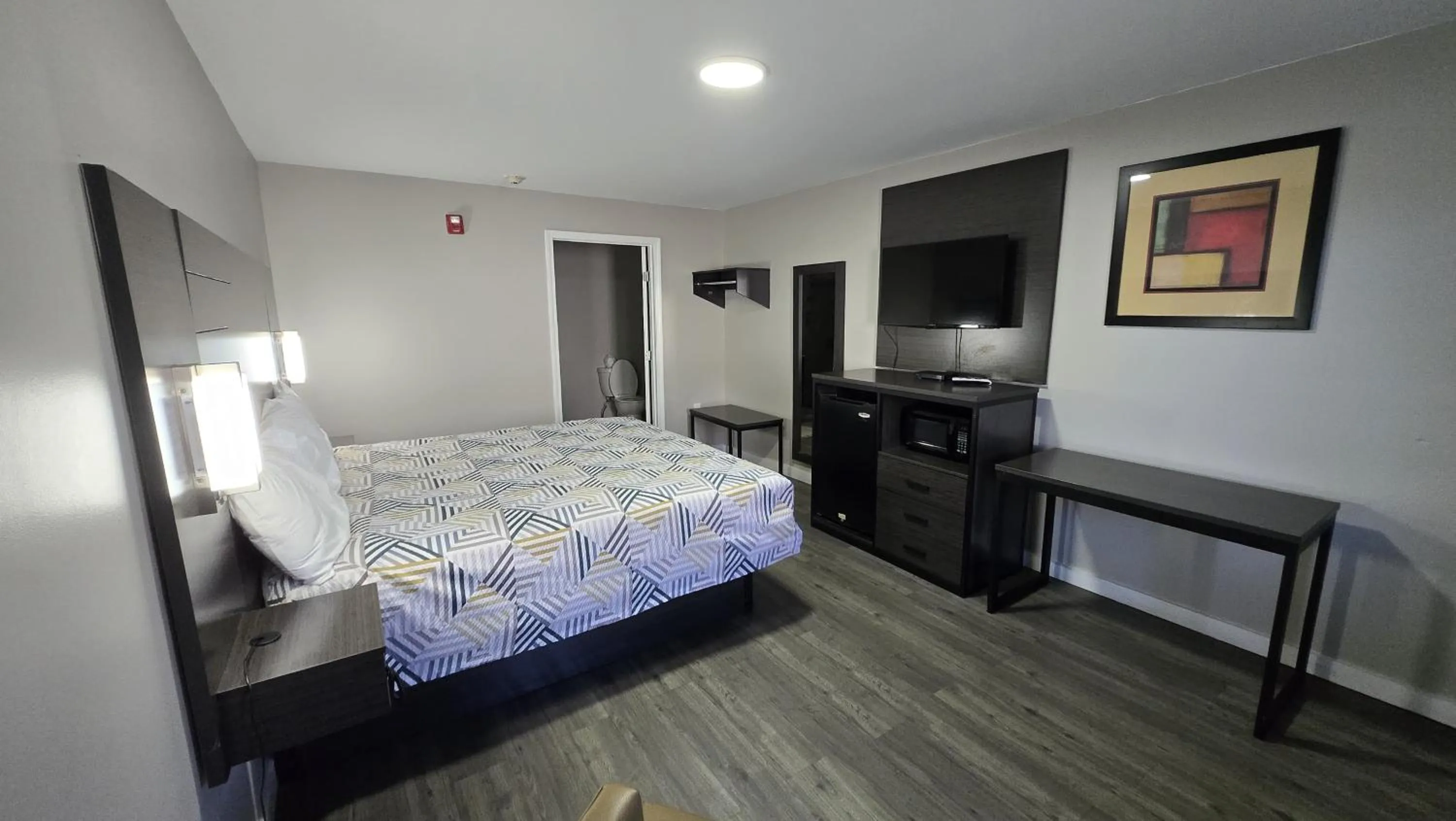 Bedroom, Bed in Deerfield Inn by OYO McComb I-55