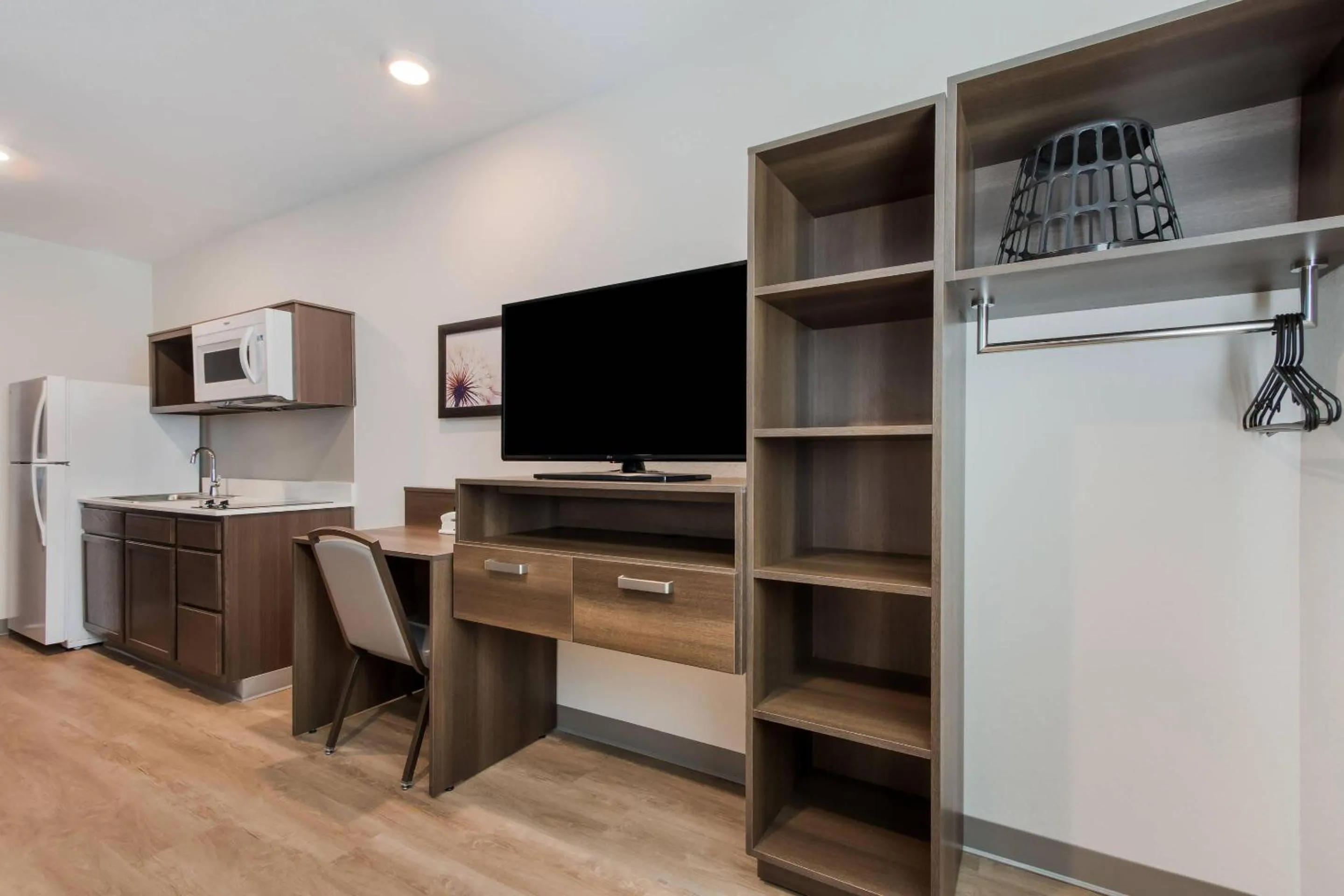 Bedroom in WoodSpring Suites Tamarac