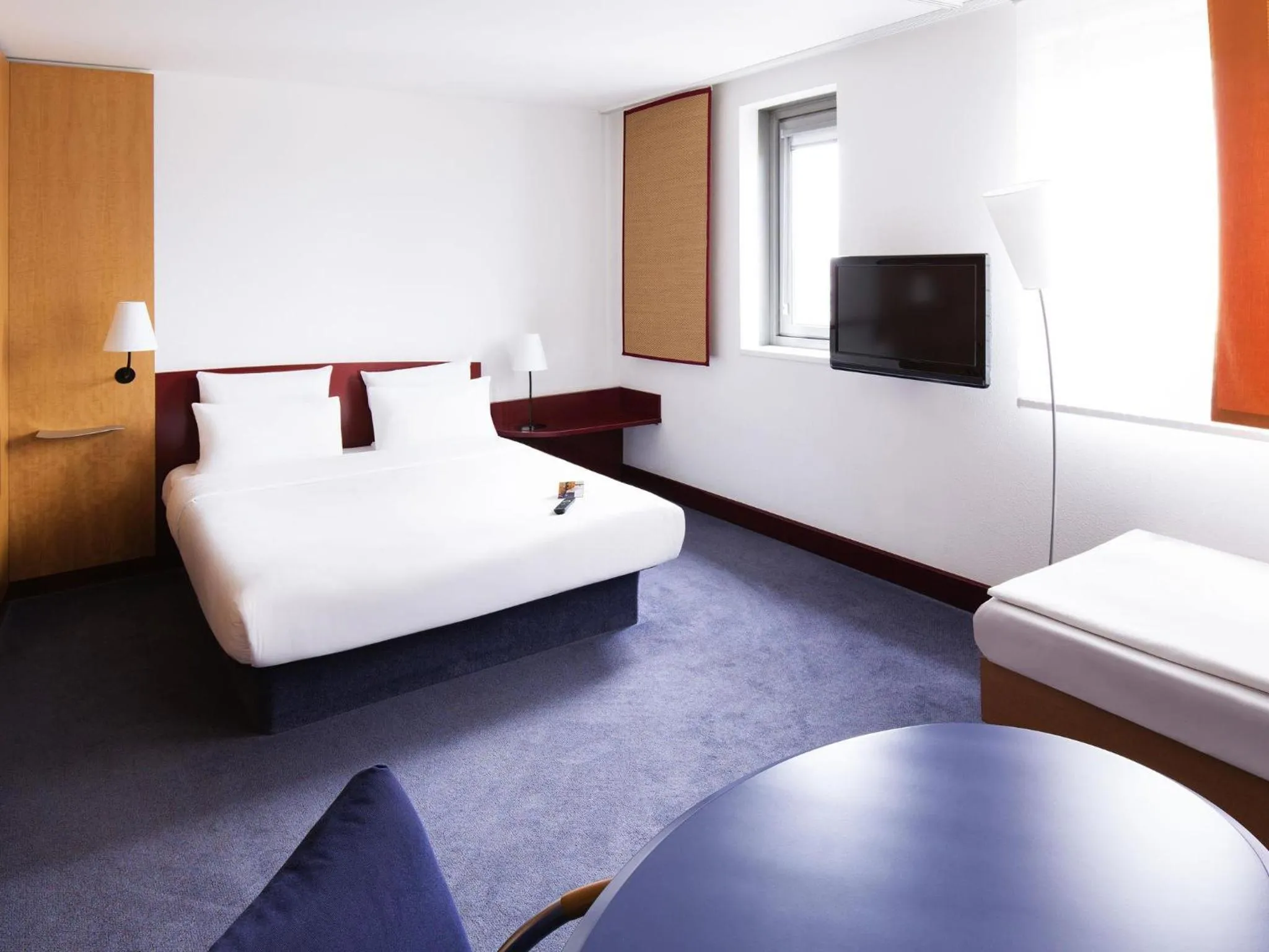 Bedroom, Bed in Novotel Suites Hannover
