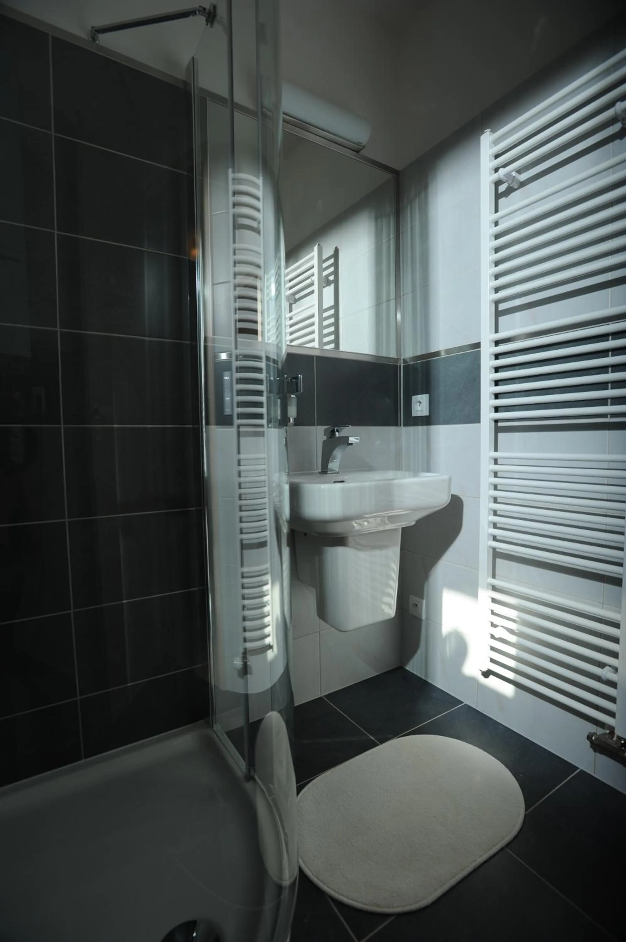 Bathroom in Black Bridge Hotel Apartment