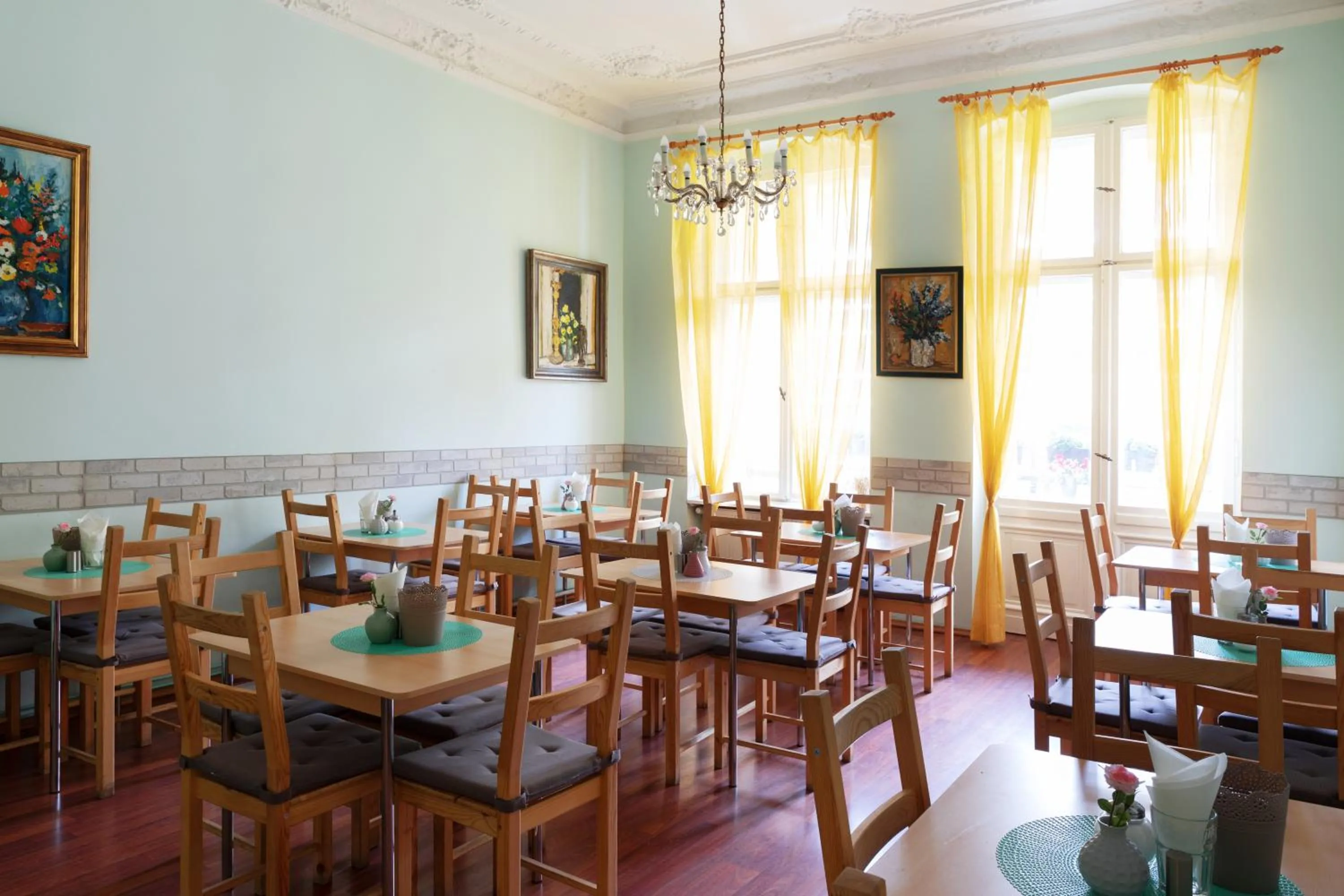 Restaurant/Places to Eat in Hotel Eden am Zoo