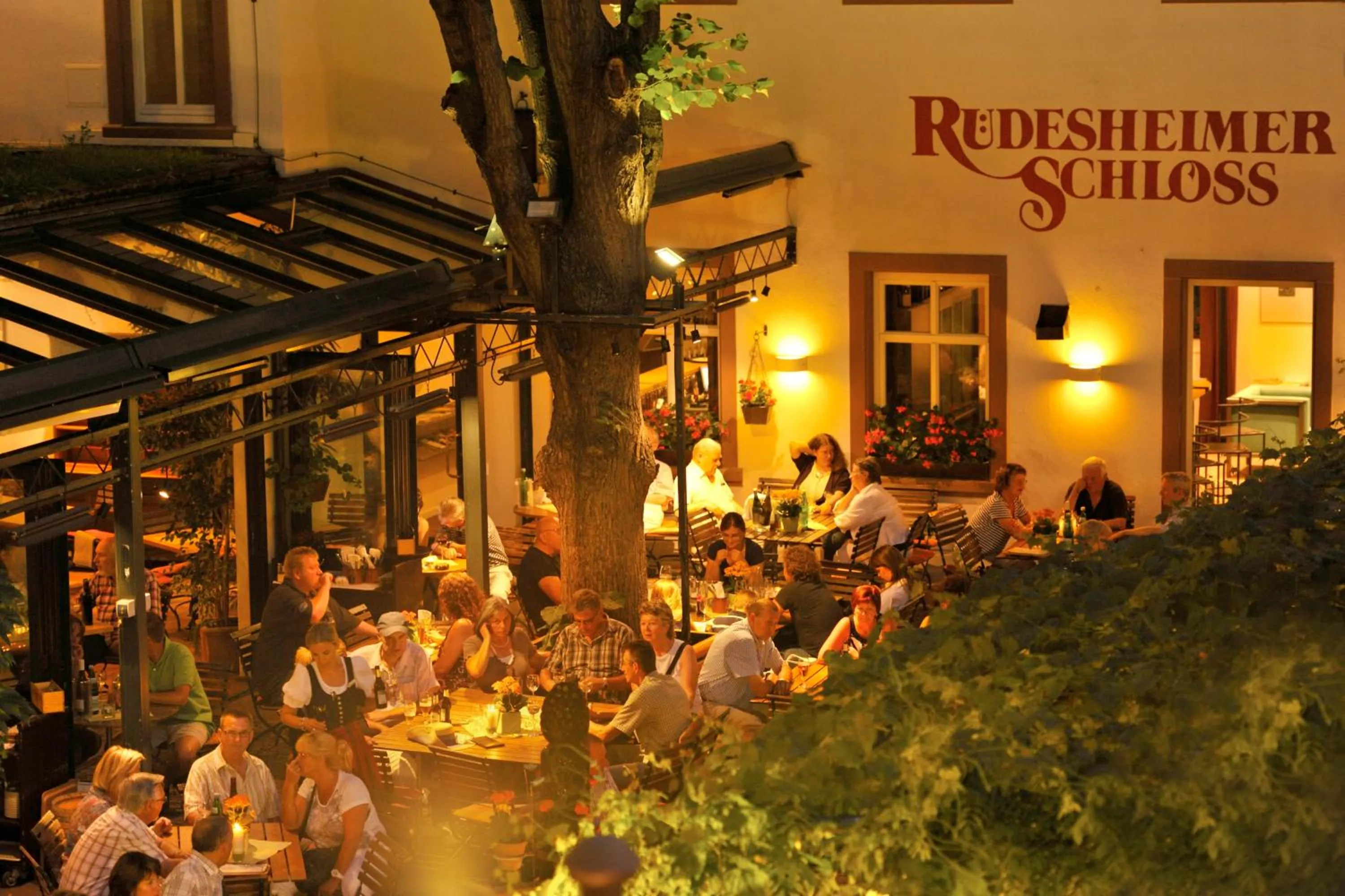 Restaurant/places to eat in Breuer's Rüdesheimer Schloss