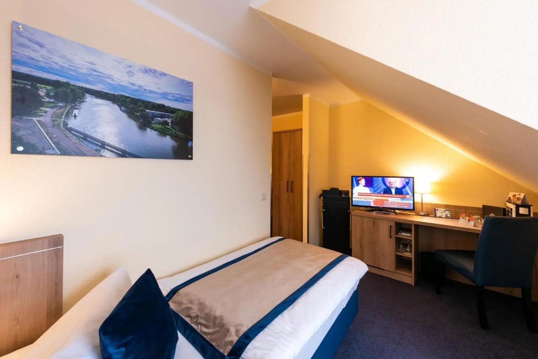 Economy Single Room in Askania Hotel & Brauhaus Economy Single Room in Askania Hotel & Brauhaus