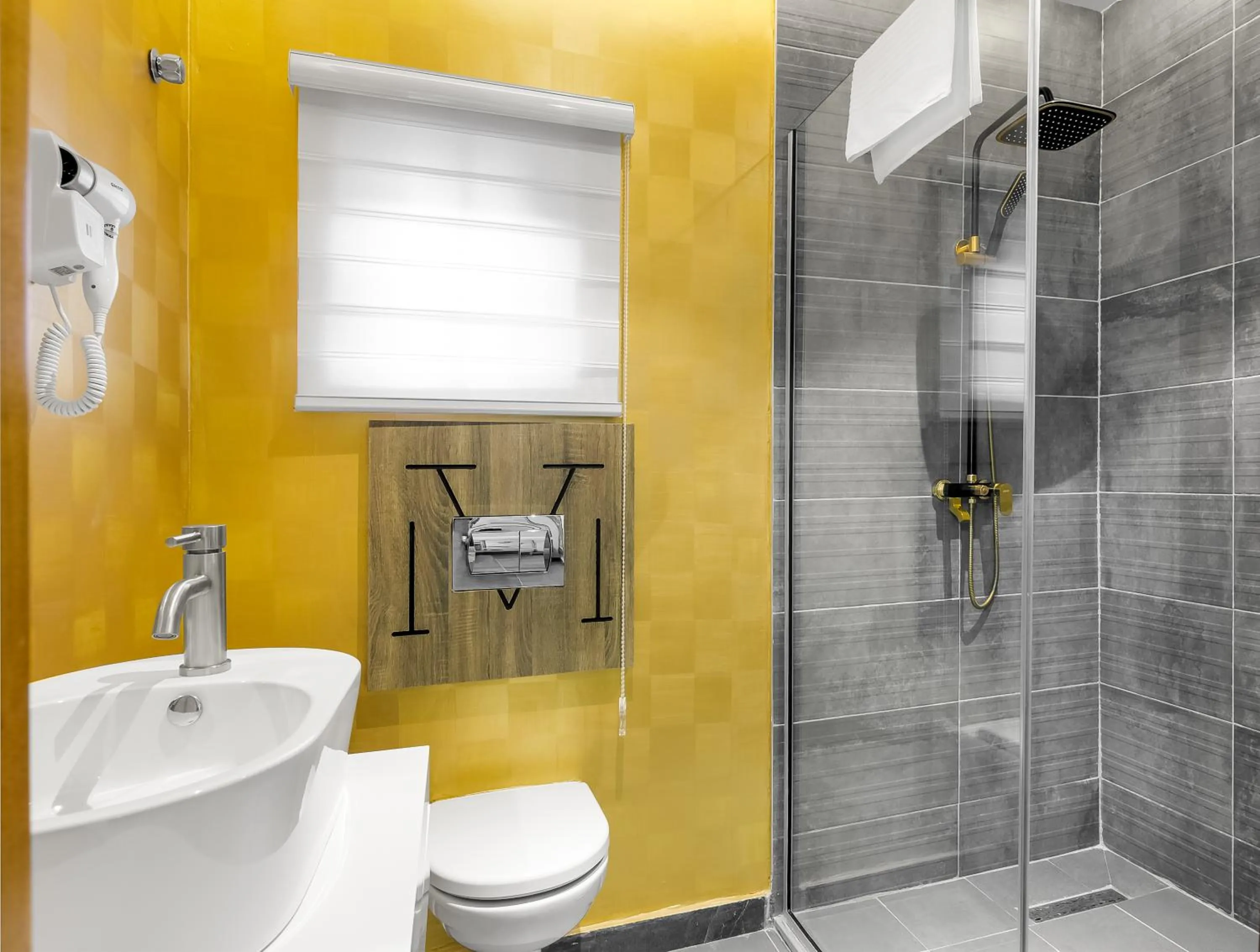 Shower in Villa Monument Hotel