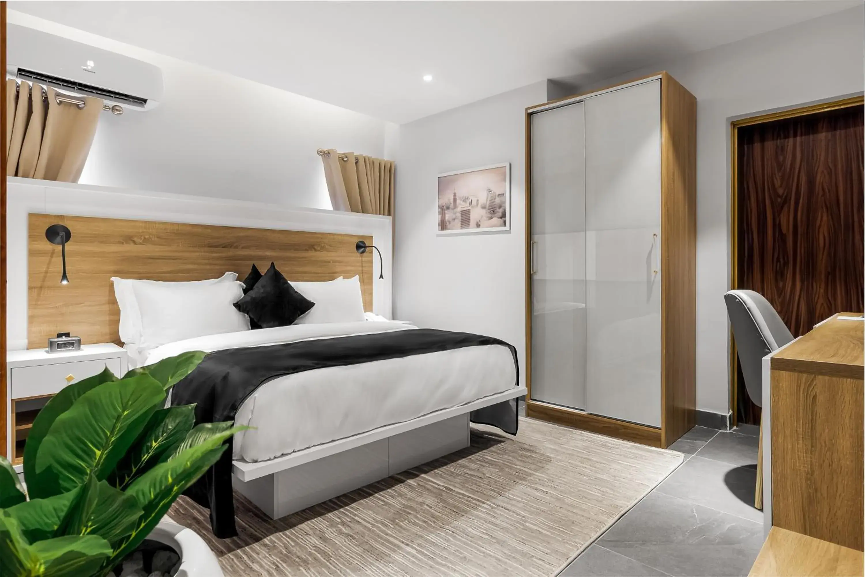 Queen Room with Balcony - single occupancy in Villa Monument Hotel Queen Room with Balcony - single occupancy in Villa Monument Hotel