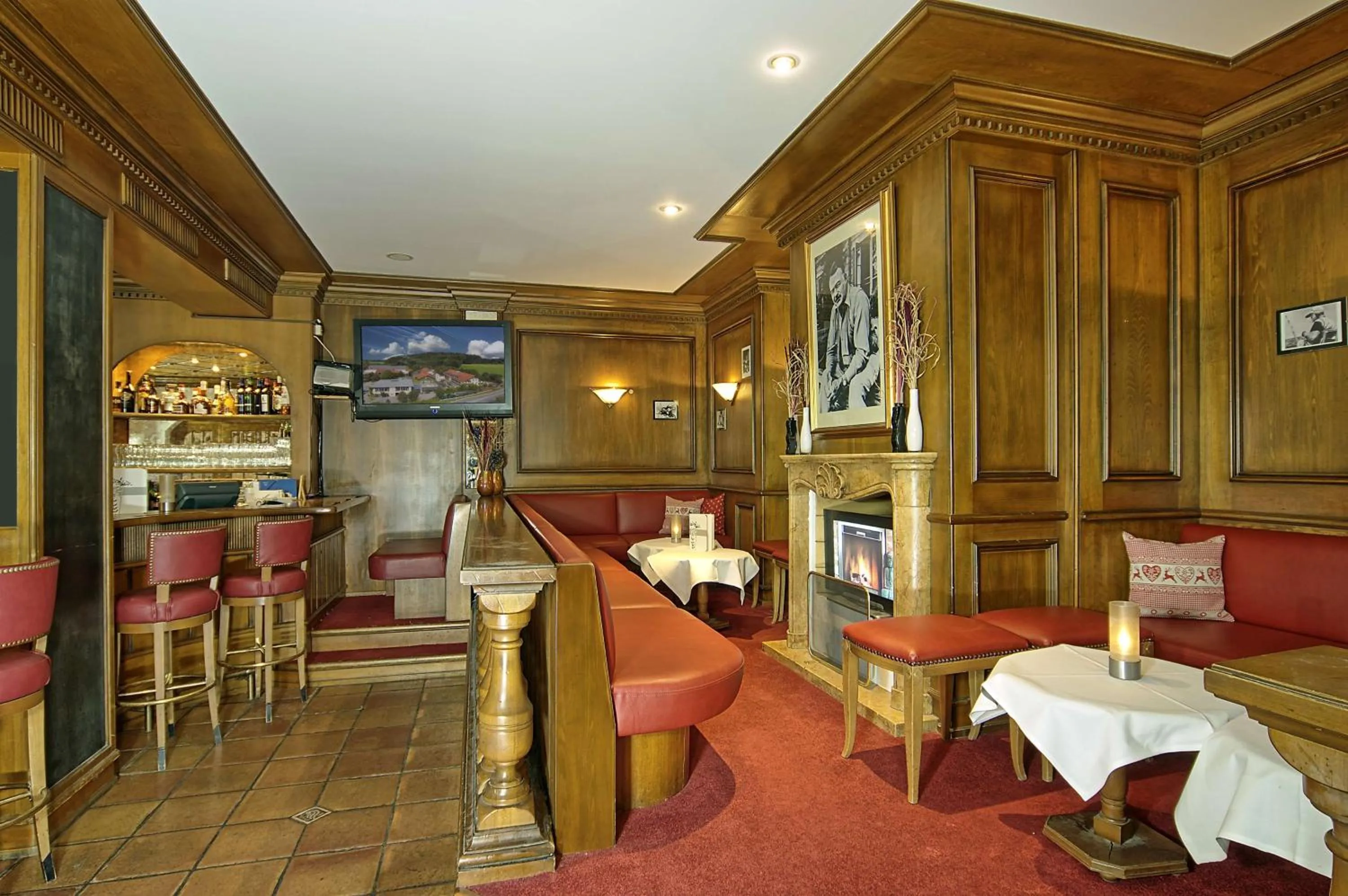 Lounge or bar in Hotel Bayerischer Hof Miesbach, BW Premier Collection