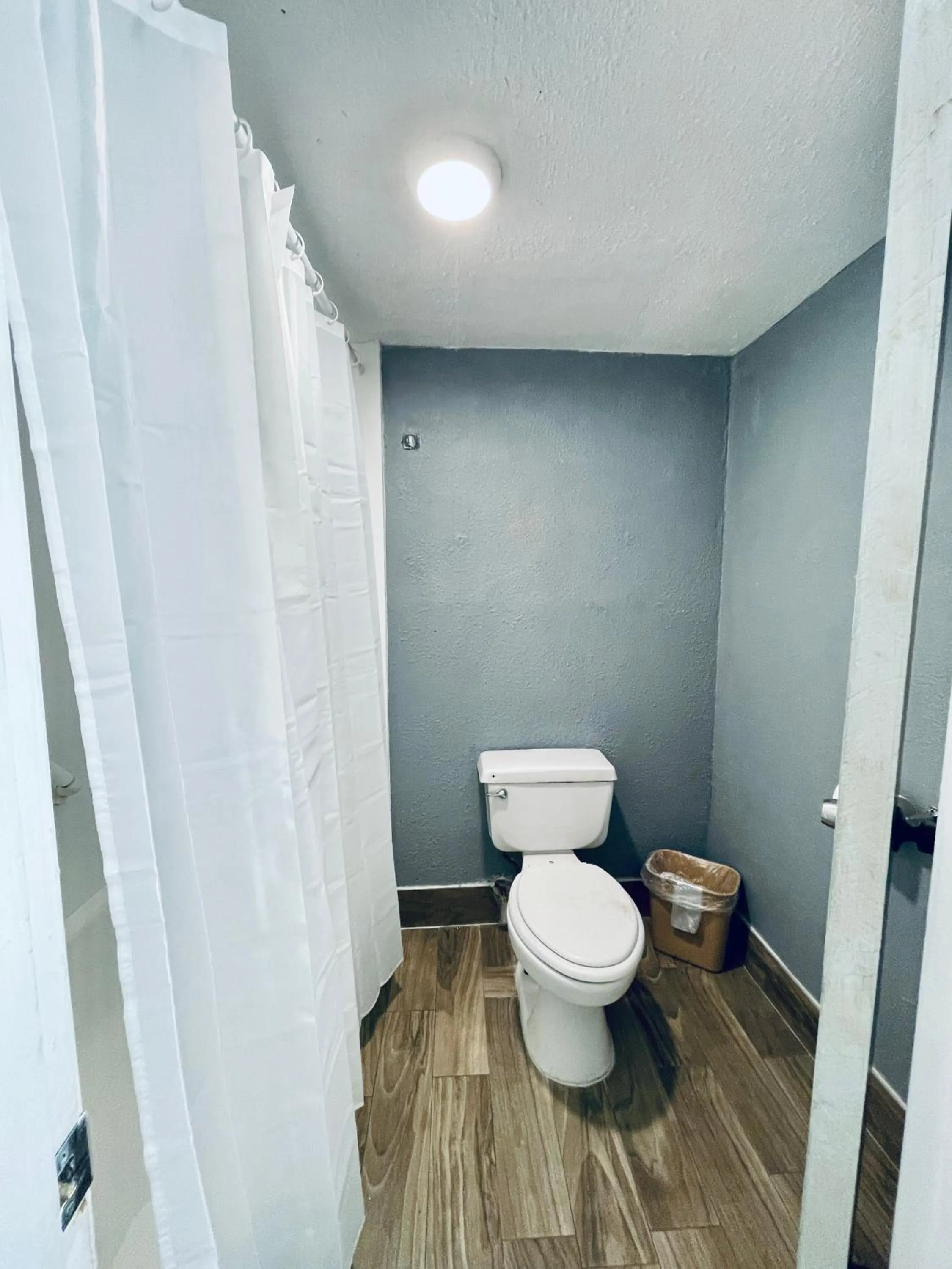 Toilet in Extended Stay SA