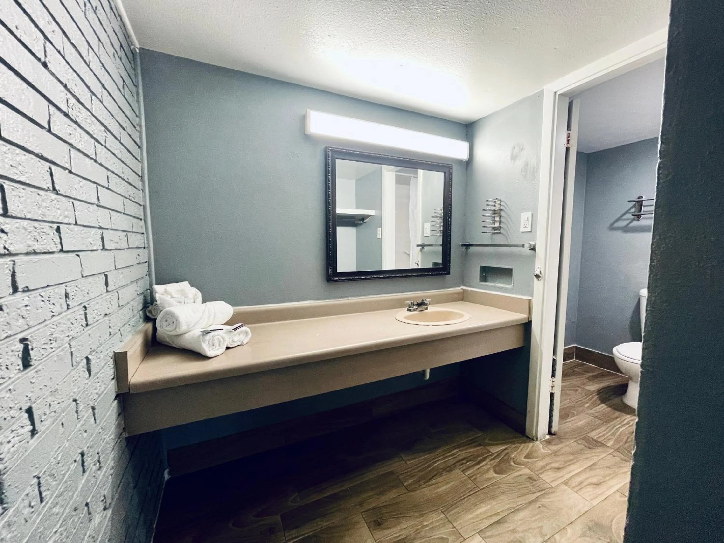 Bathroom, Bed in Extended Stay SA