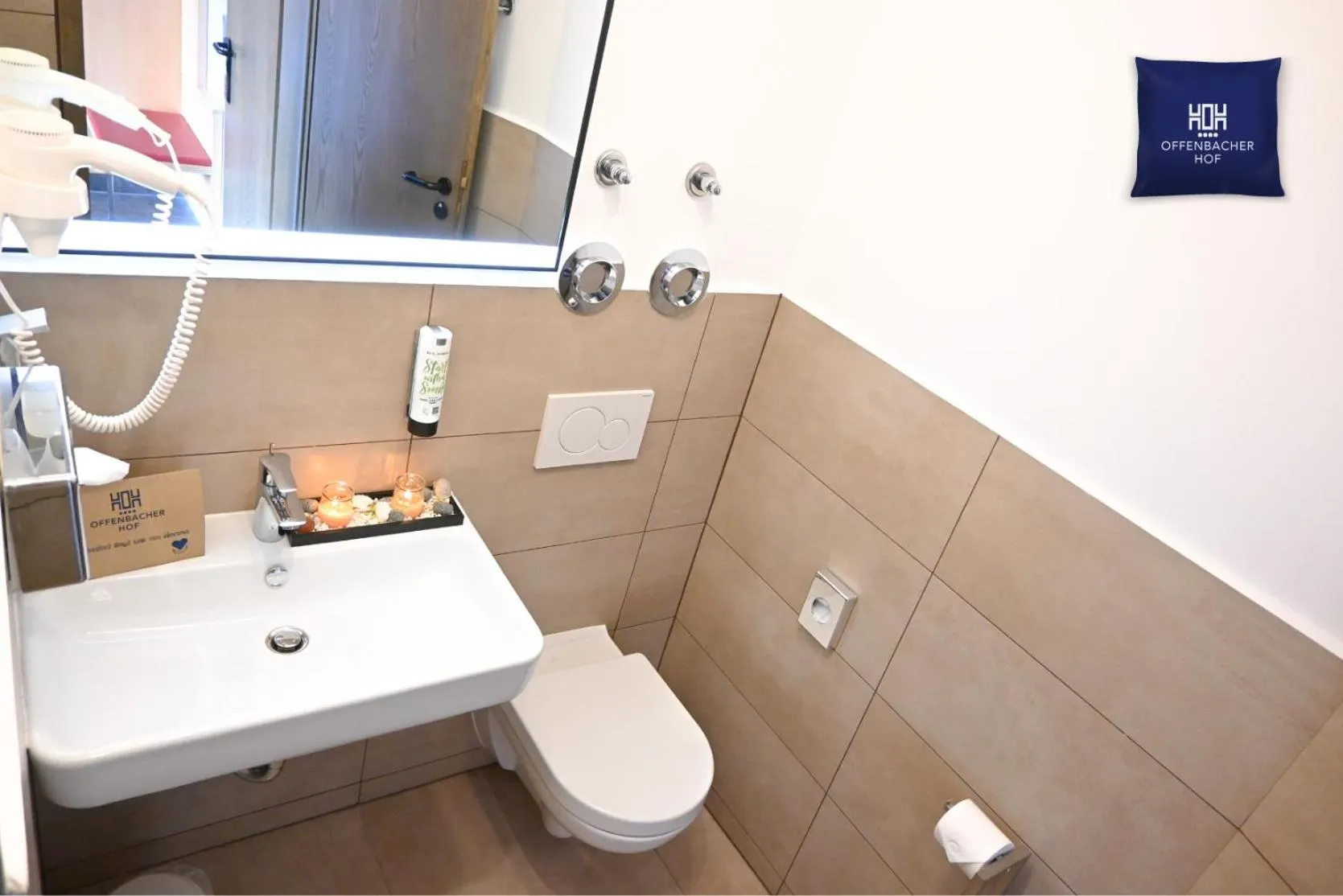 Shower in Hotel Offenbacher Hof