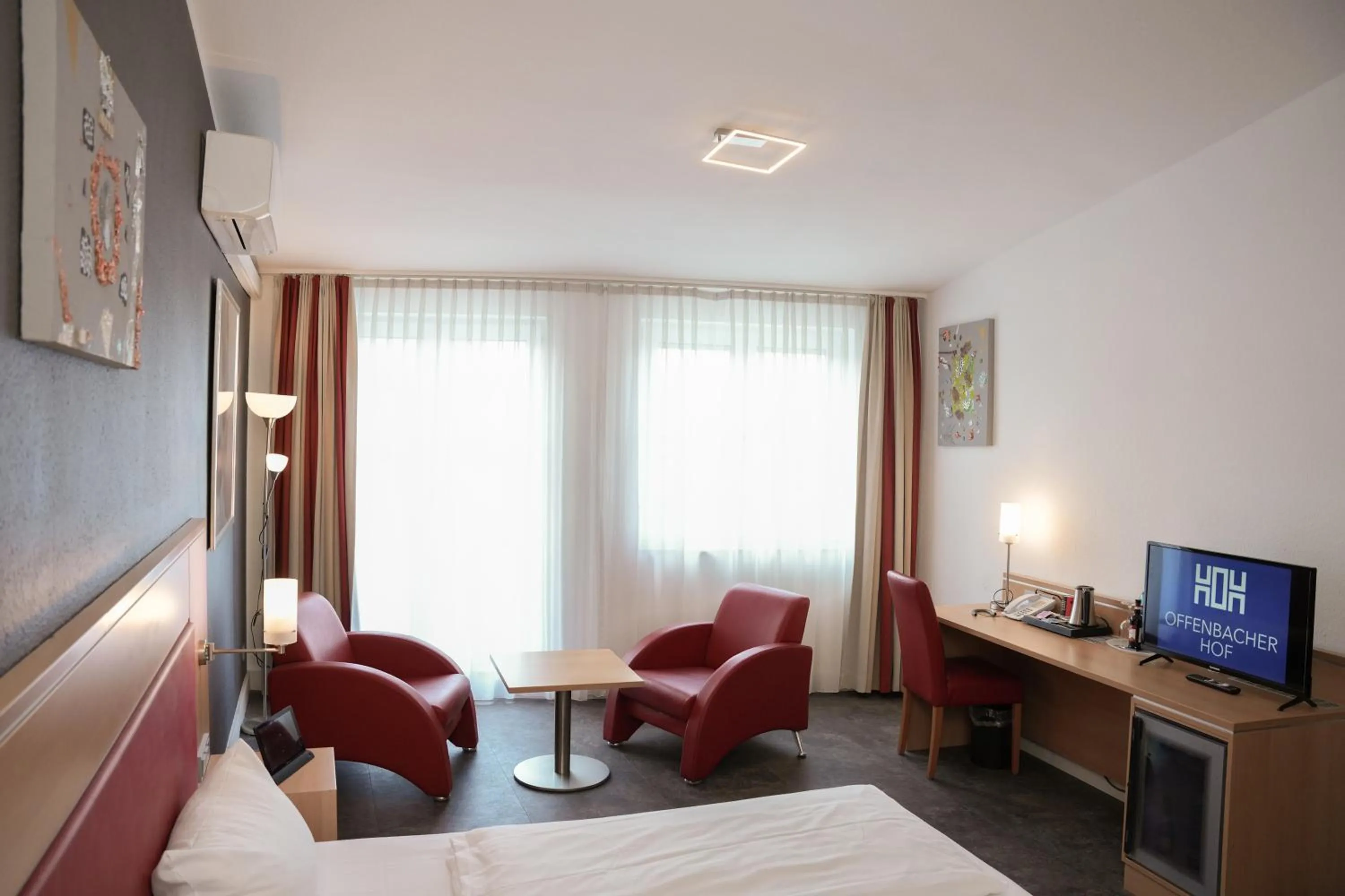 TV and multimedia in Hotel Offenbacher Hof